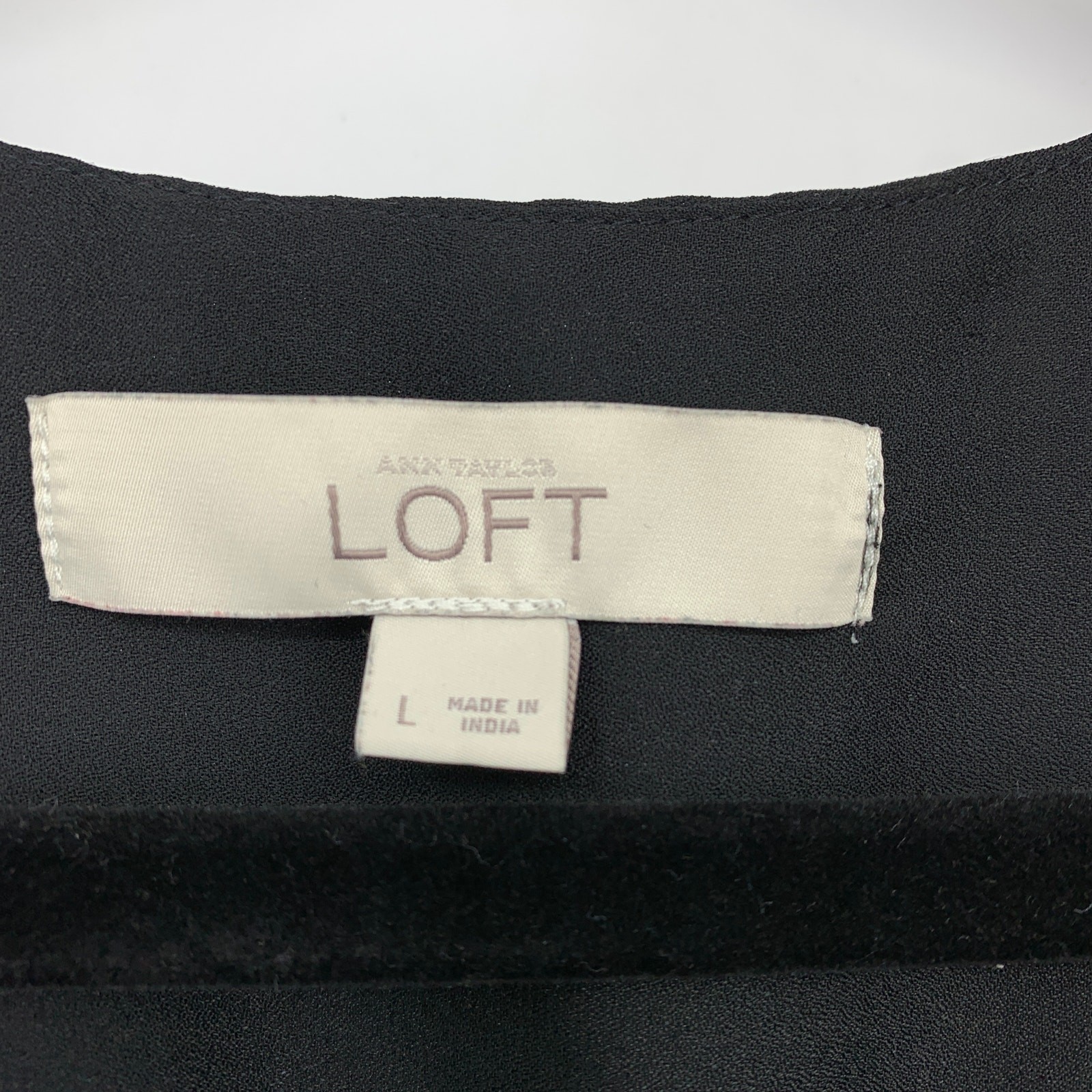 Loft Tie Neck Sleeveless Blouse Womens Size Large Black Pleated Neckline
