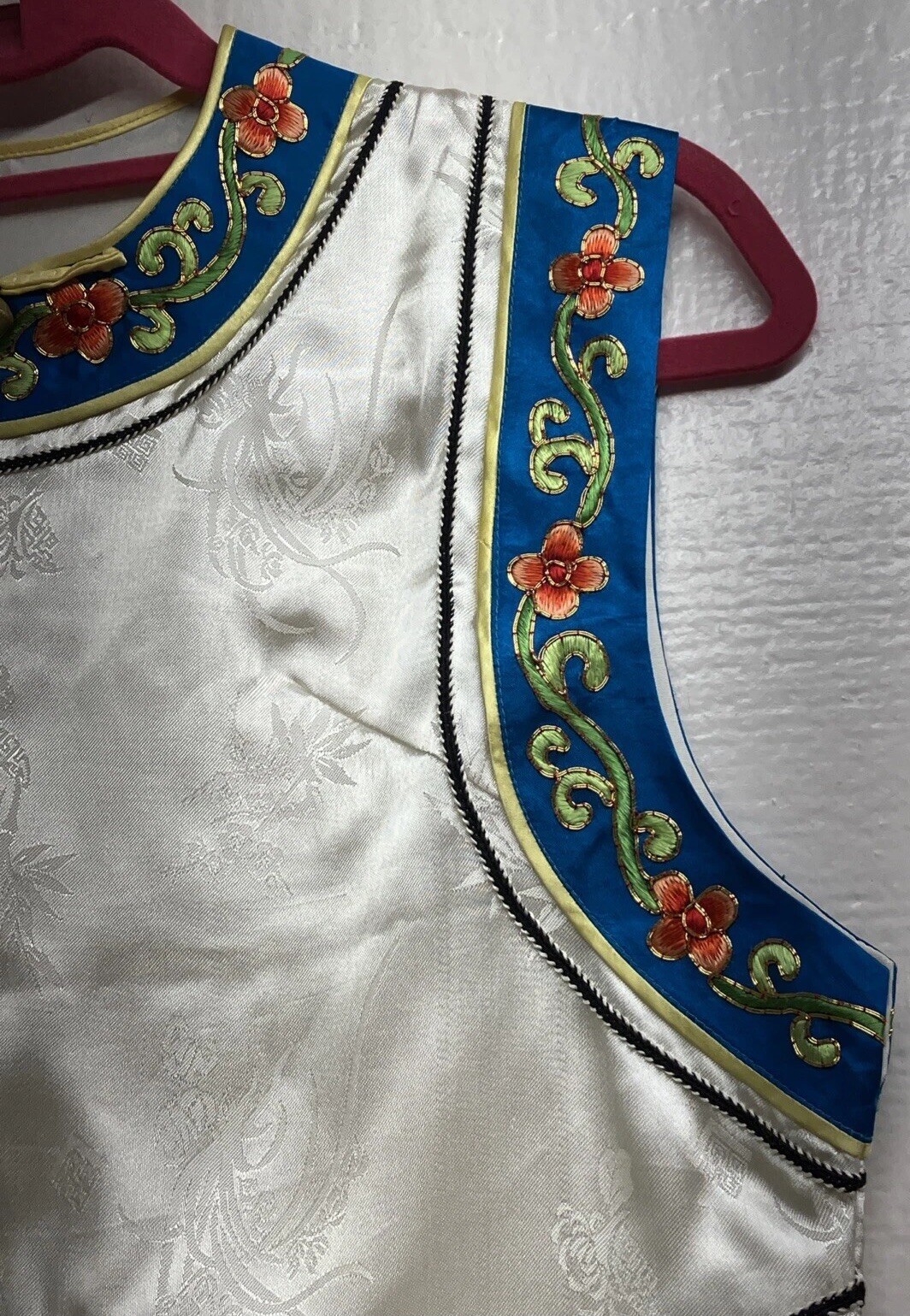 New Chinese Style Embroidery Satin Silky Top Sleeveless Luxury Waistcoat Vest NO