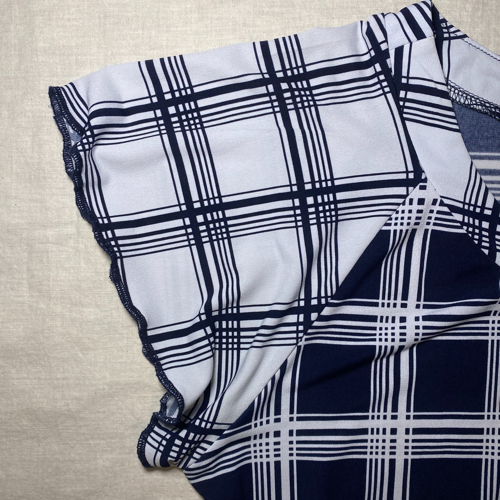 Diana Belle Black White Plaid Womens L Tie Neck Short Flutter Sleeve Blouse EUC