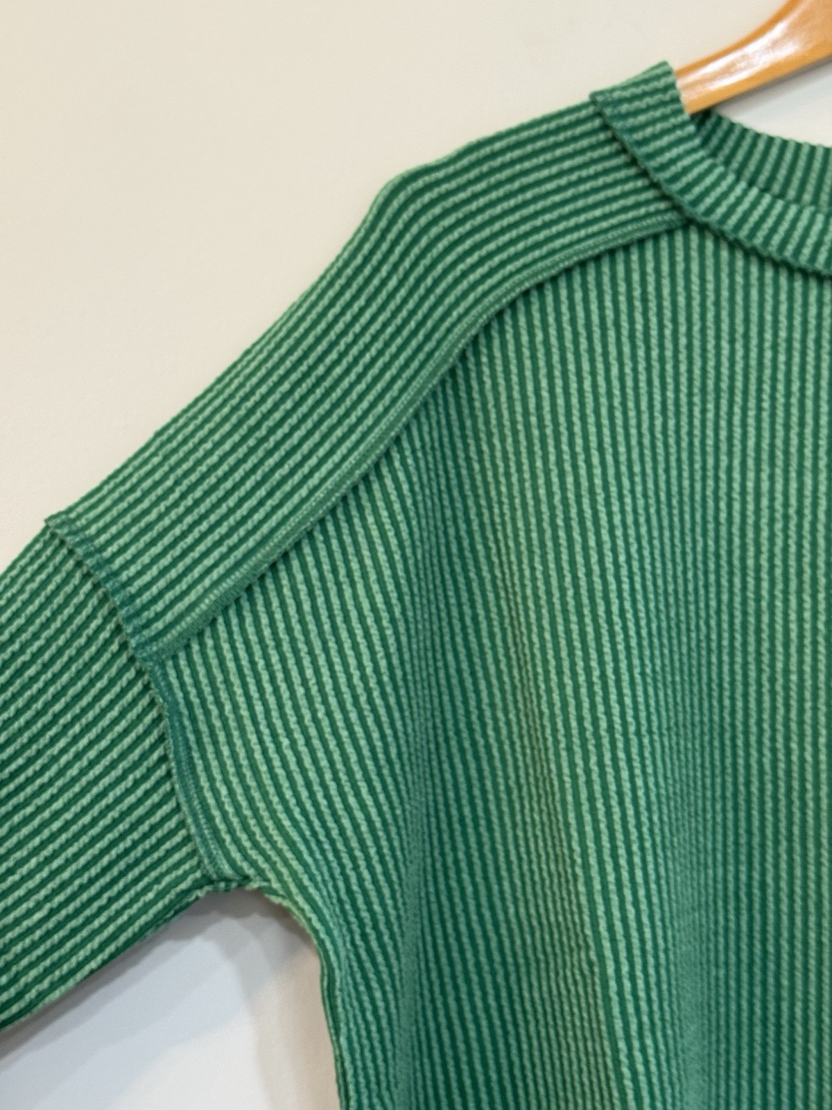 NWT Green Zenana Raised Rib Long Sleeve Top Style #RTL-8452A – S/M or L/XL