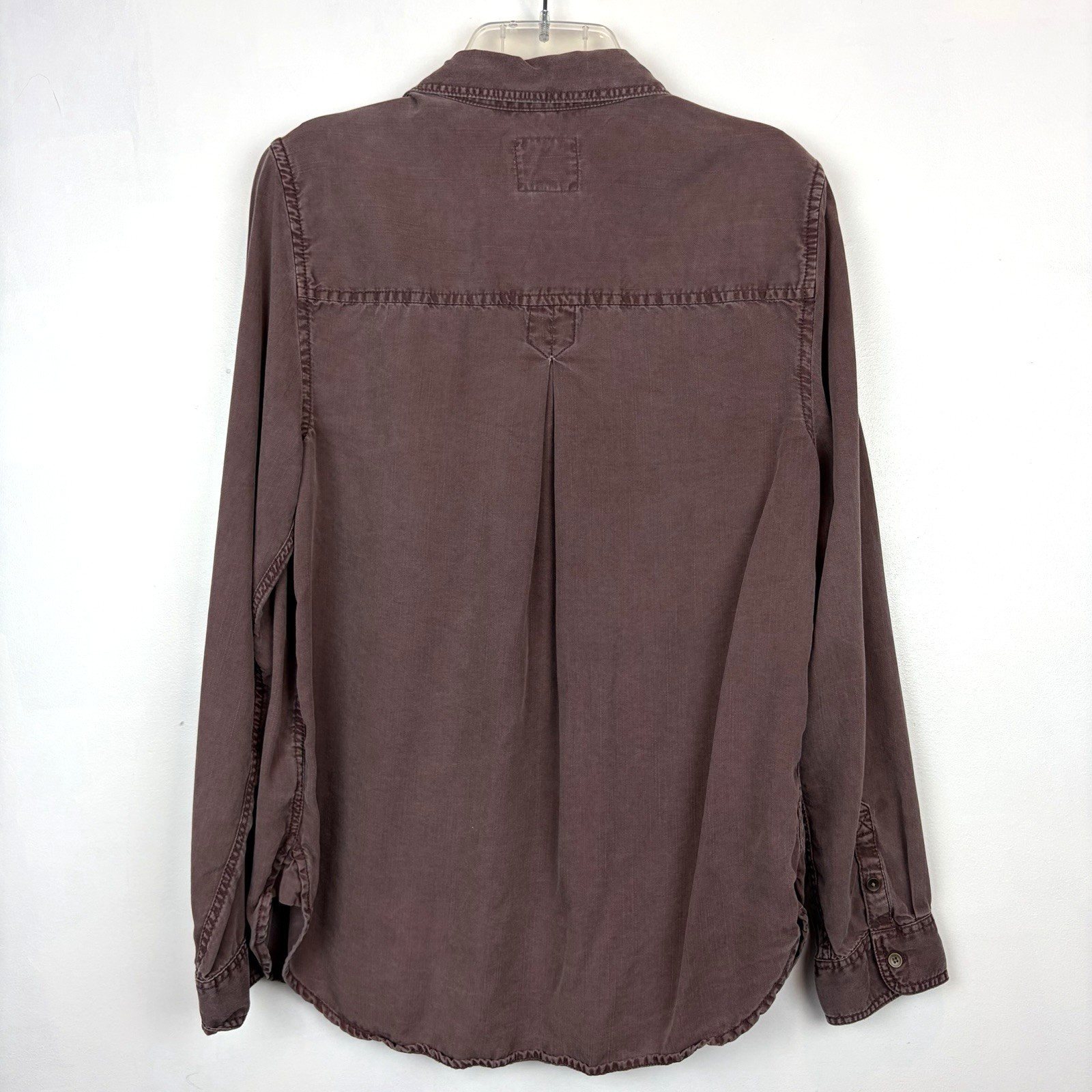 American Eagle Shirt Womens Medium Boyfriend Fit Plum Chambray Utility Button Up