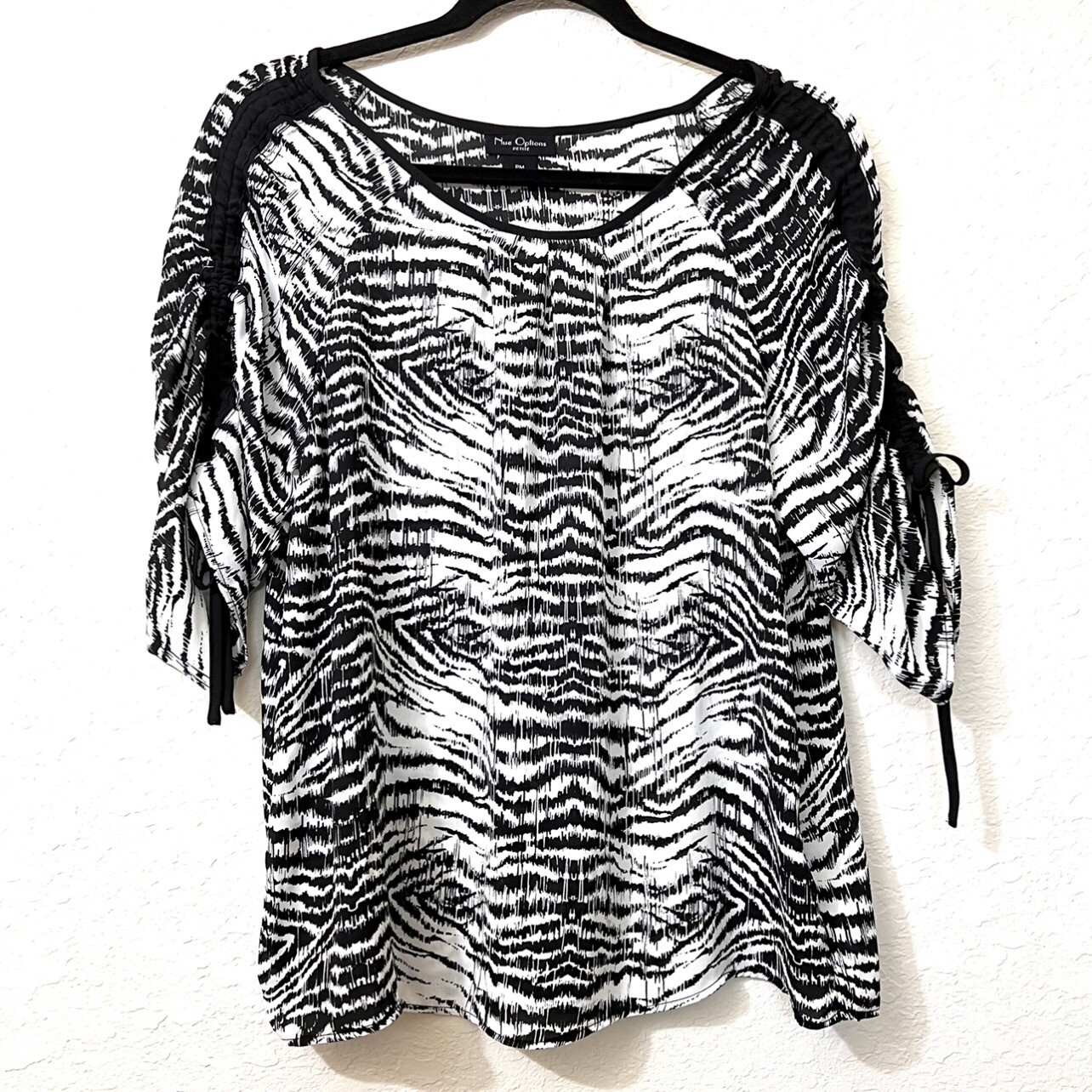 NUE OPTIONS Women Size PM Blouse Top Animal Print 3/4 Slv Black White Semi Sheer