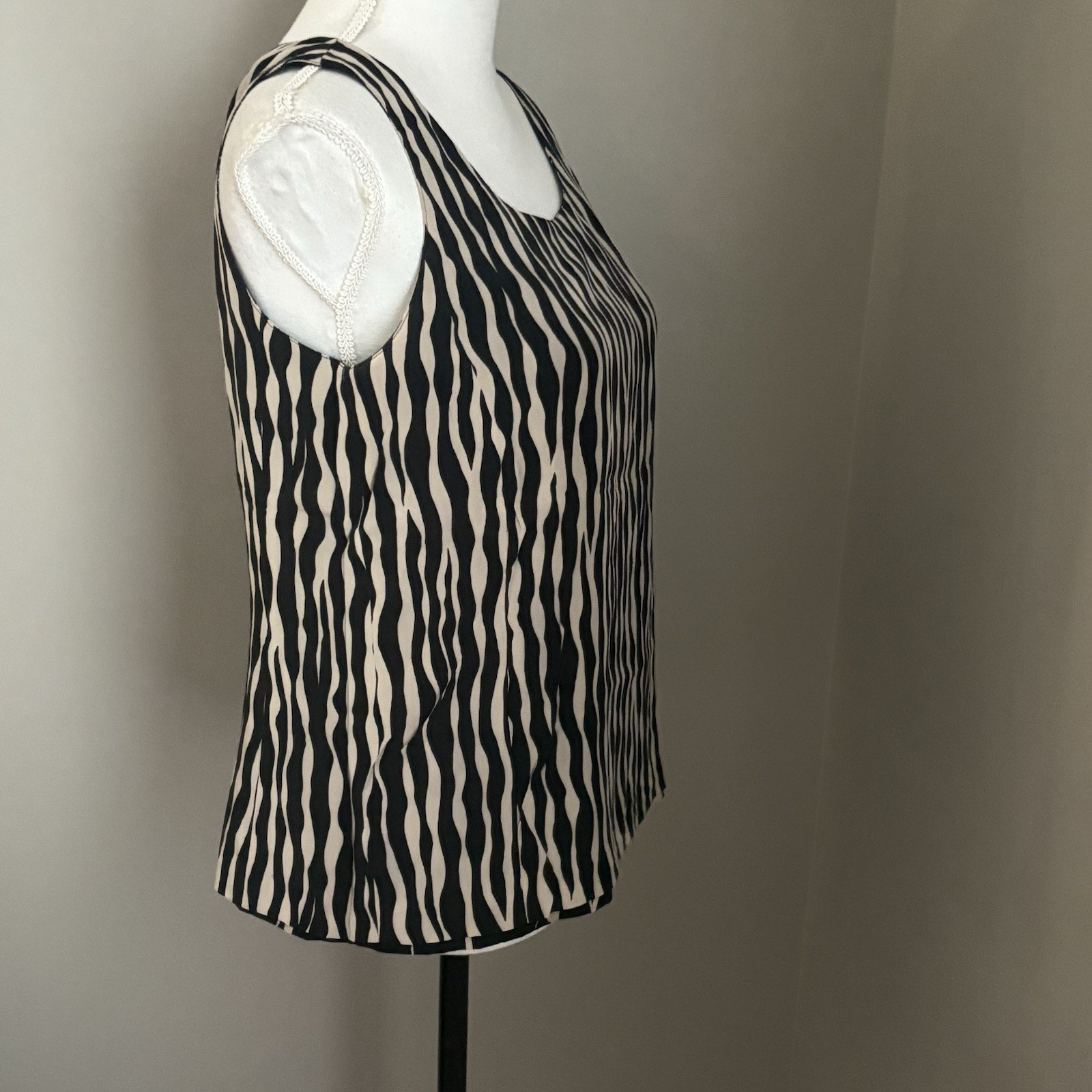 Liz Claiborne Reversible Silk Top Sleeveless Size 8 Black Tan Career Classy