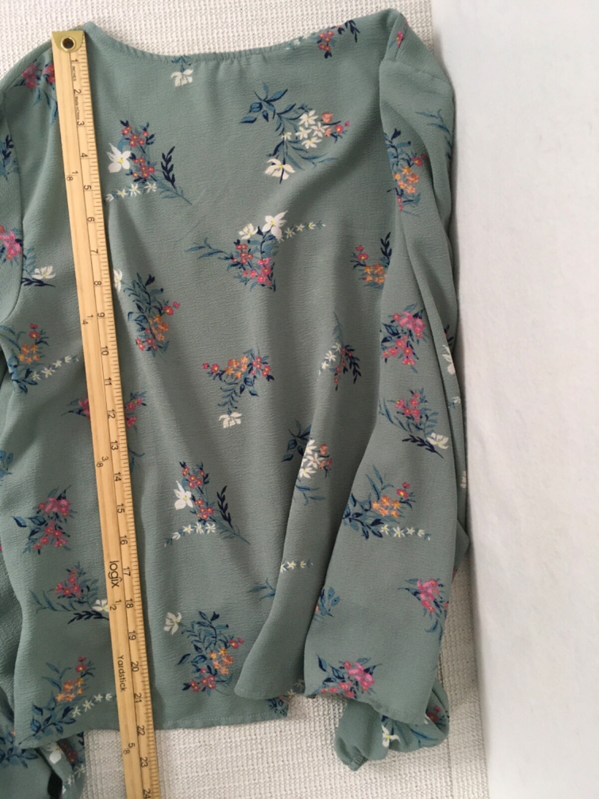 Pink Republic Top Women Size M Sage Green w Floral Pattern V neck Long Sleeves