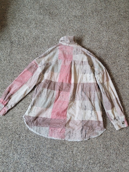 BKE Women’s Plaid Distressed Button Up Shacket Size Small NWT