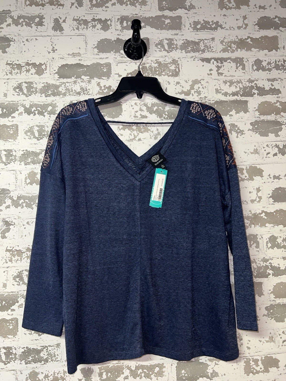 NWT! Bobeau Embroidered Knit Shoulder Applique Knit Blouse Top – Blue Large
