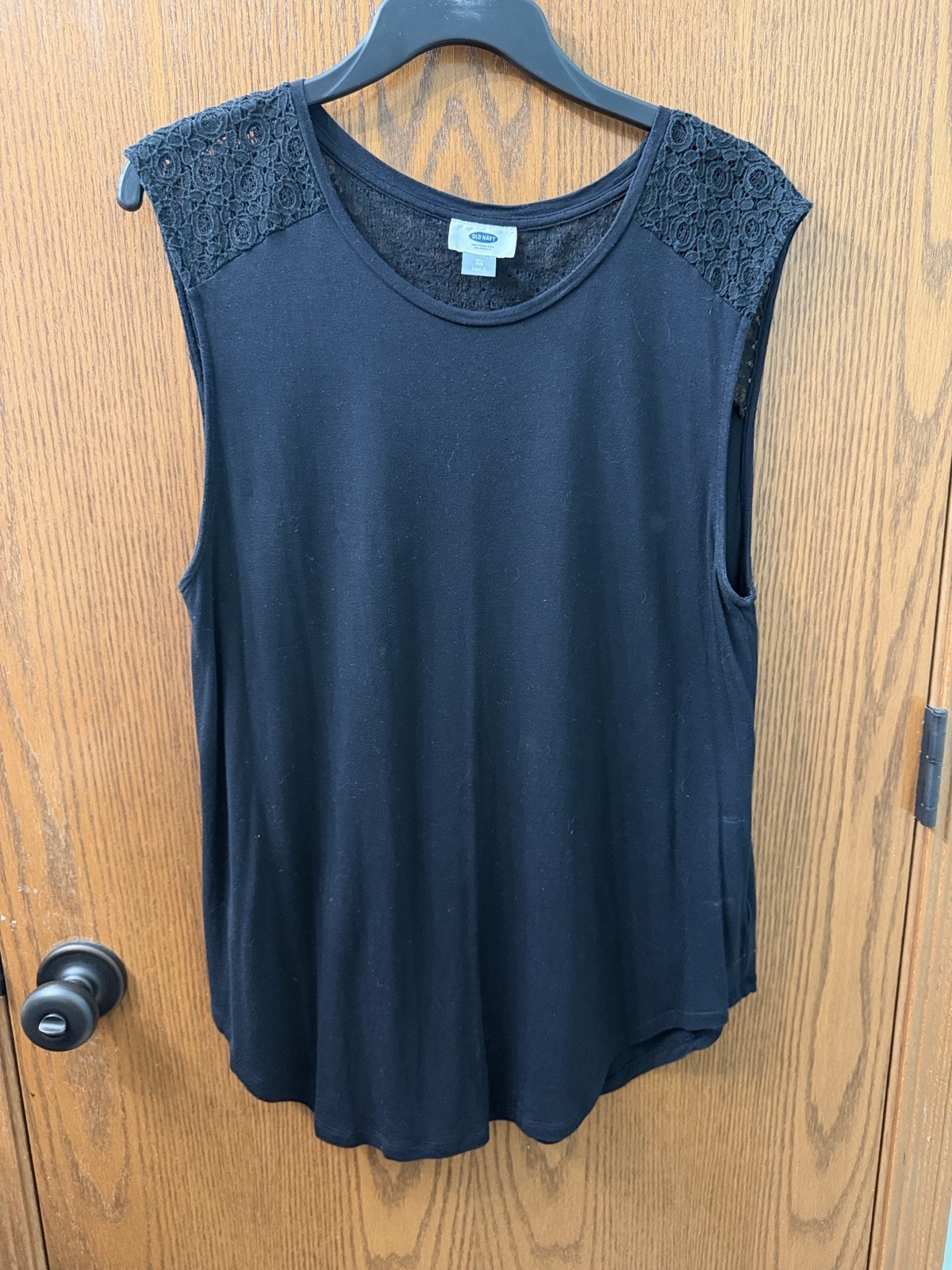 Women’s Tank Shirt With Lace Detail
