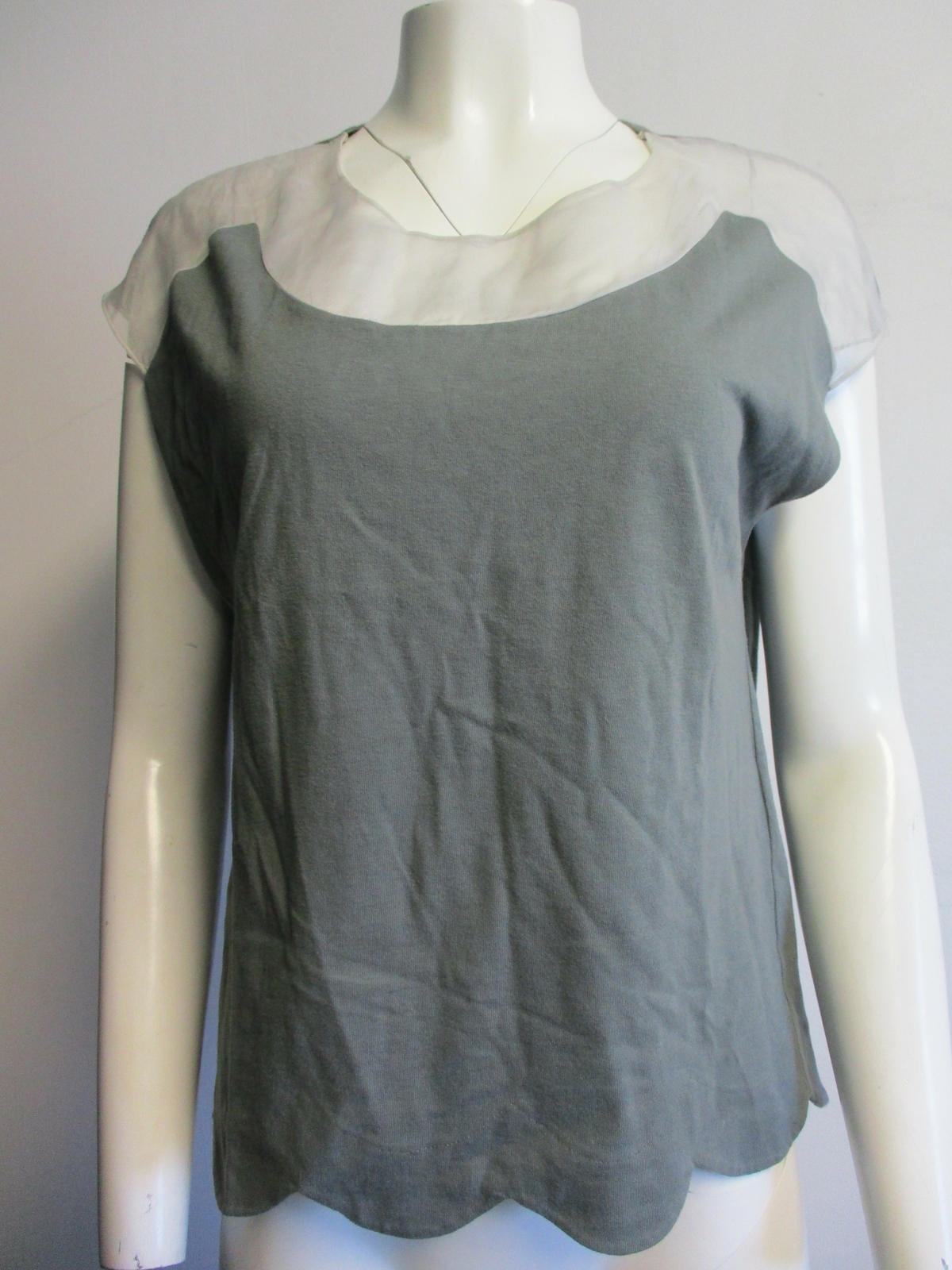 CHLOE grey cotton white silk cap sleeve scalloped trim t shirt top sz M