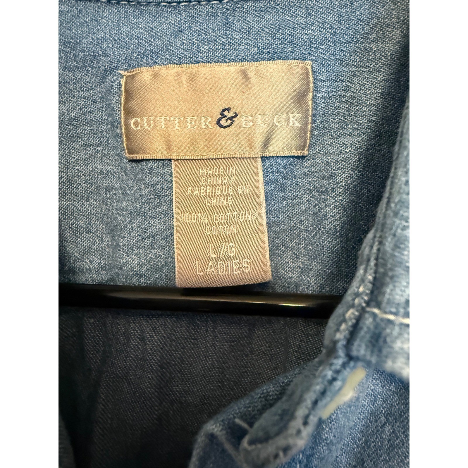 Cutter & Buck TN Titans Denim Shirt Woman’s L G Embroidered Logo Long Sleeve