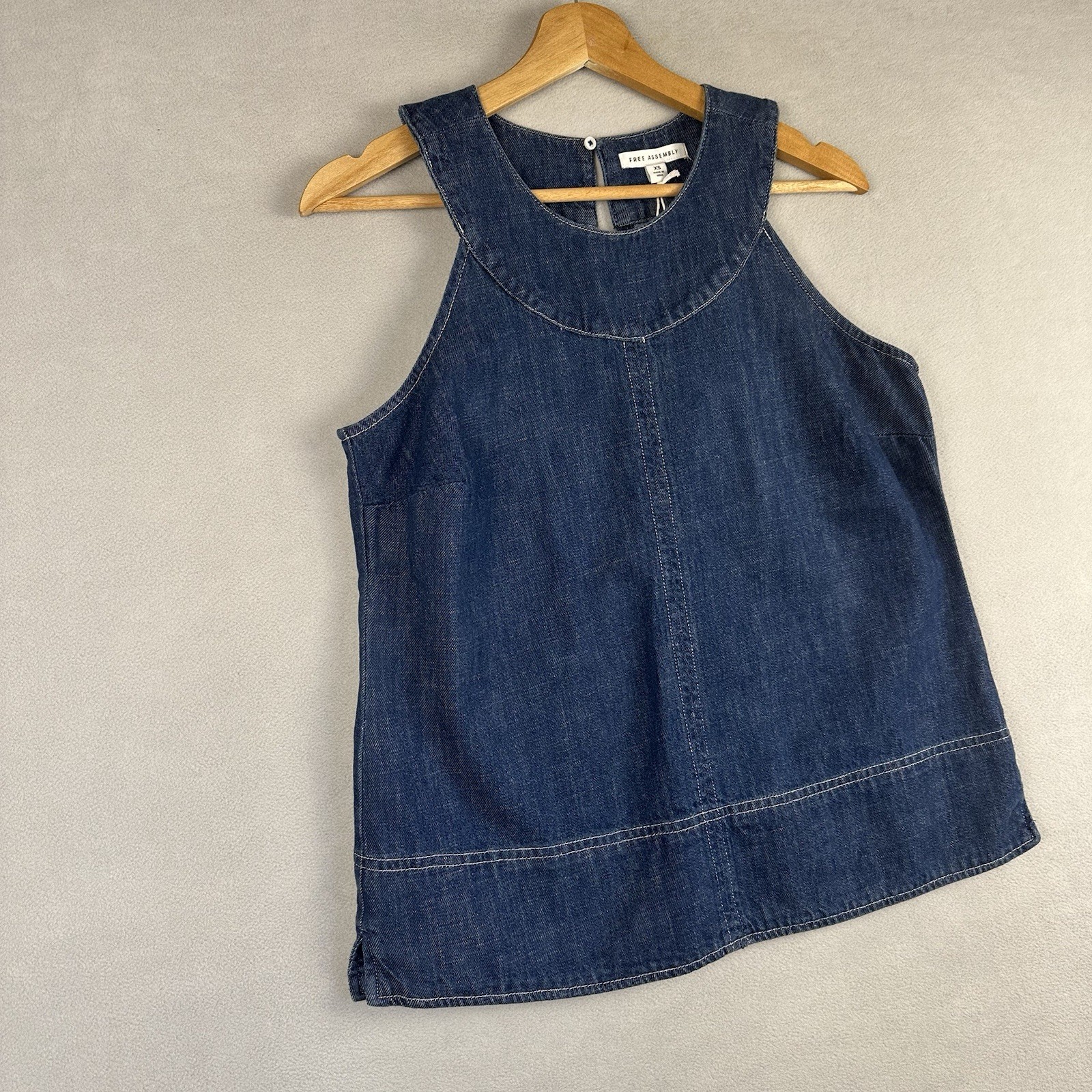 Free Assembly Sleeveless Denim Top Women’s XS Blue Dark Wash Round Neck Western