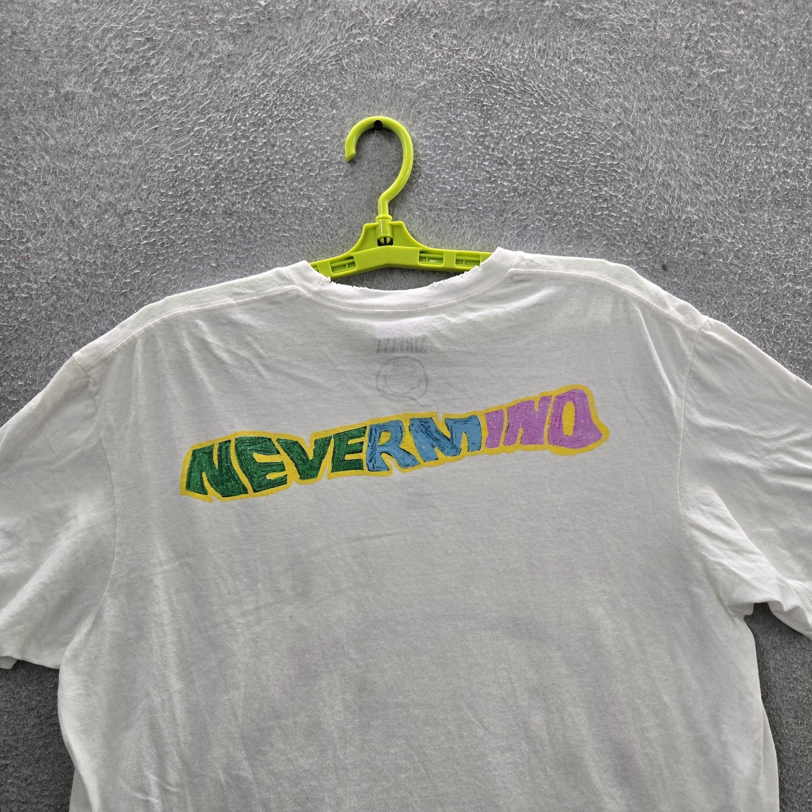 Nirvana Women Shirt L/XL White Graphic Band Logo Tee Short Sleeve READ