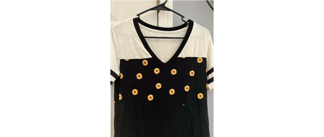 NWT No Boundaries Sunflower Pattern T-shirt