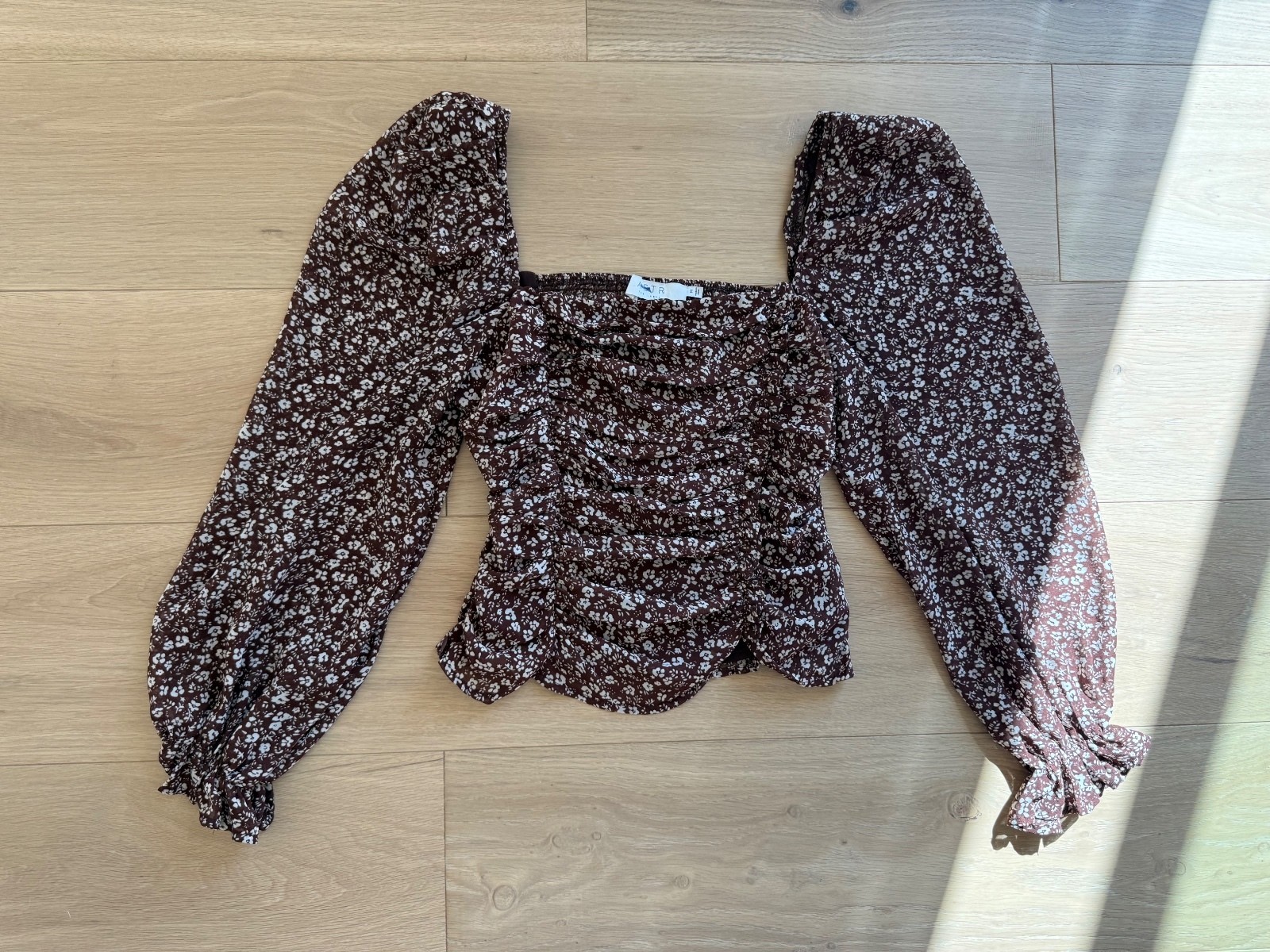 ASTR The Label Tonina Brown Ditsy Floral Smocked Puff Sleeve Top M