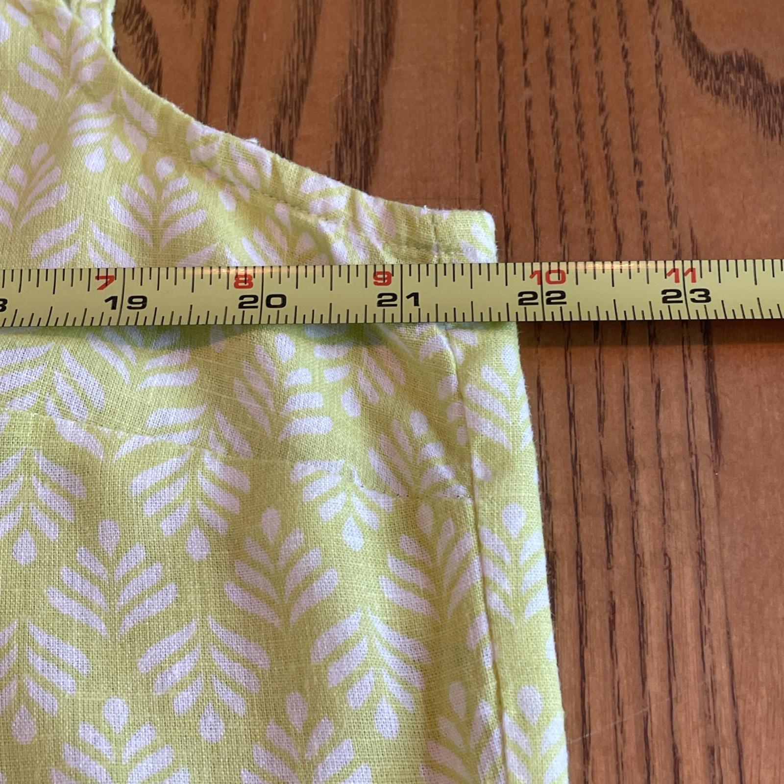 Emily Daniels Sleeveless Button Up Shirt Size PXL in Funky Green with Trim