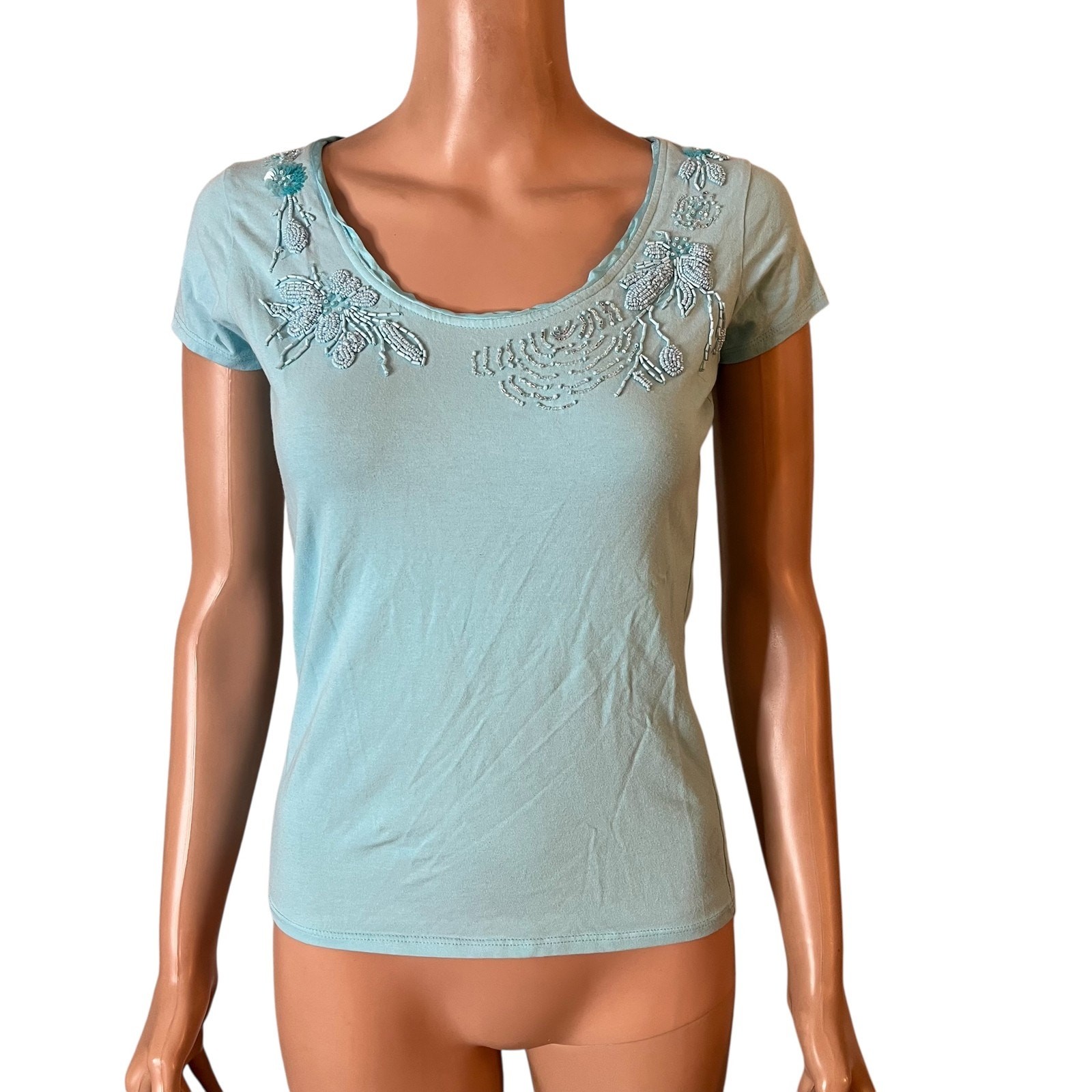 i.e. Petite Women’s Small Blue Scoop Neck Beaded Floral Embroidered Tee