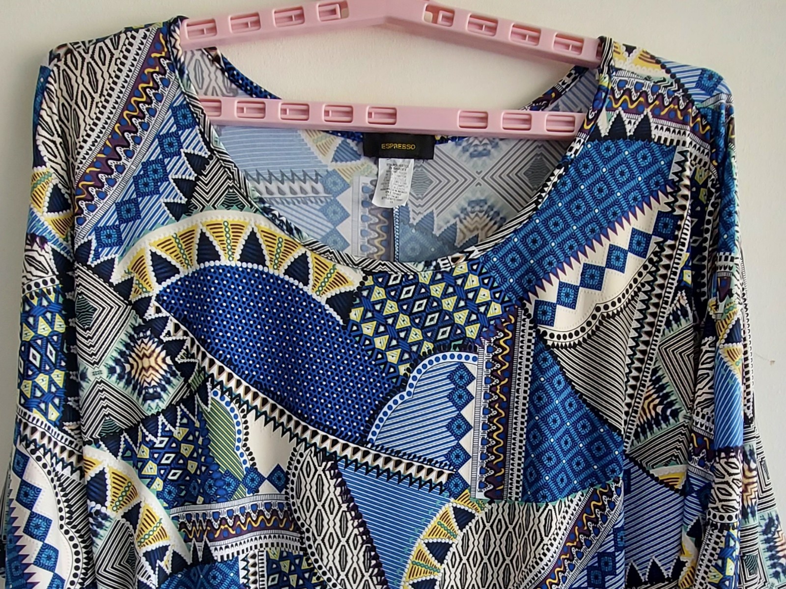 ESPRESSO Womens 1X Blue & Black Multi-Print Stretchy Blouse, Body Conscious