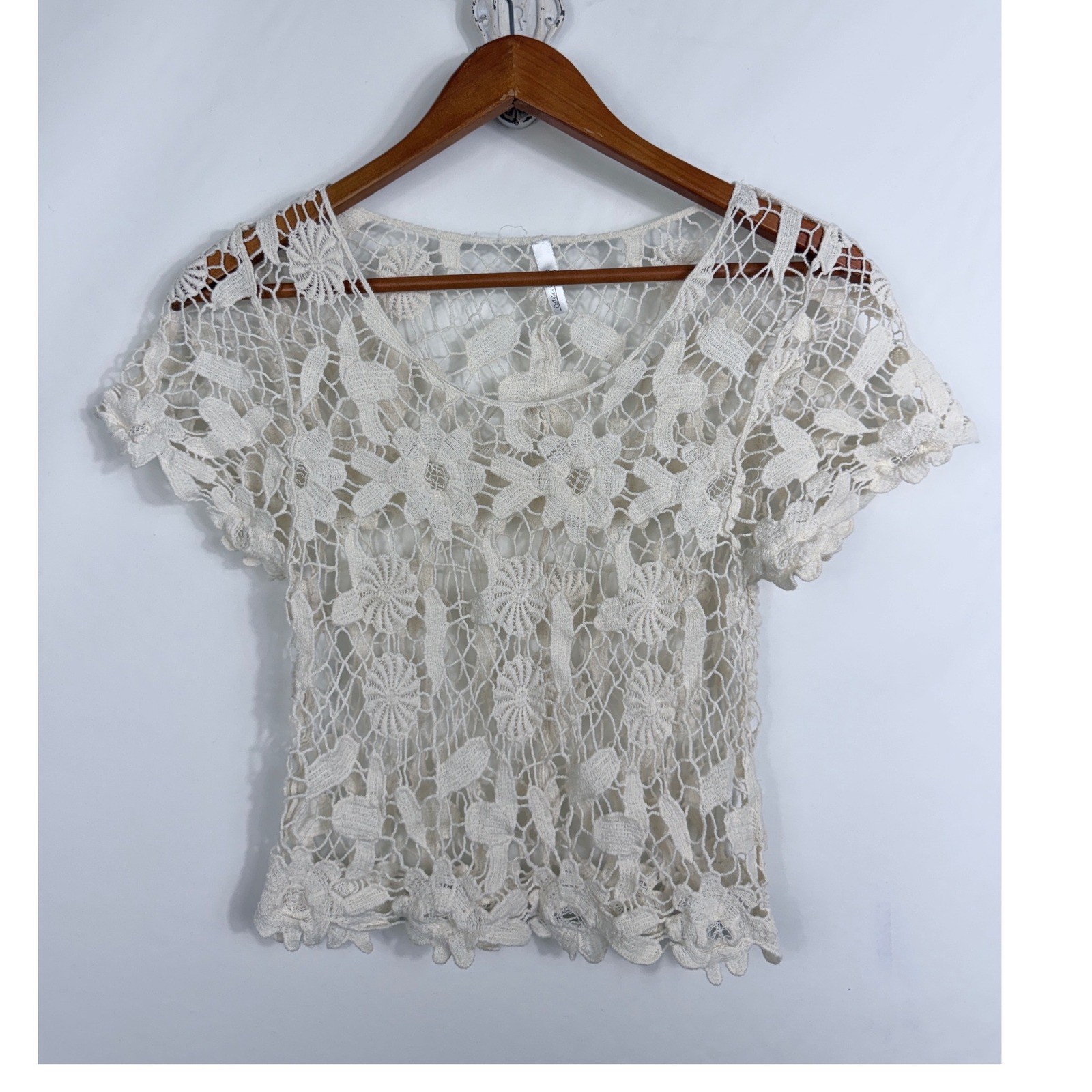 Daisies Crochet Top Womens Small Ivory Floral Knit Boho Cottagecore Short Sleeve