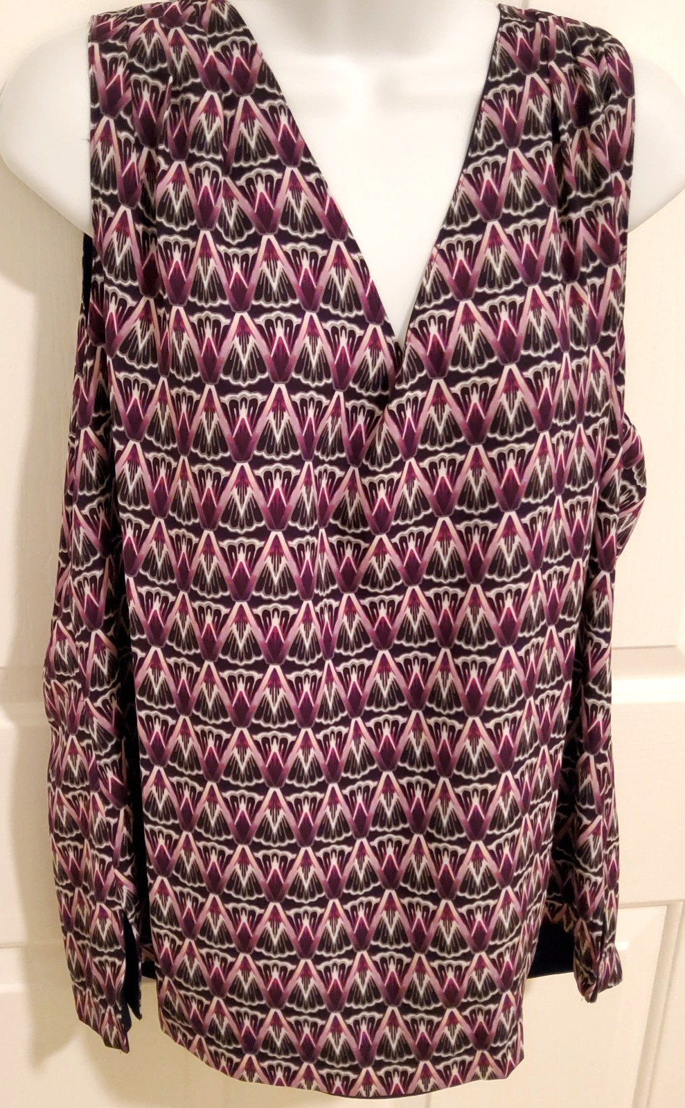 WHITE HOUSE BLACK MARKET CHEVRON REVERSIBLE TANK/TOP-LARGE-PURPLE/DARK BLUE-*NEW