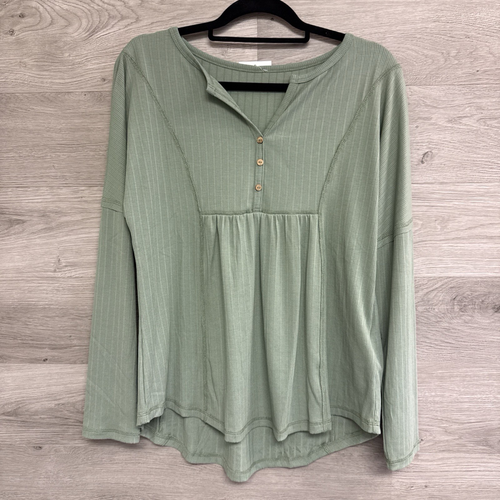 Womens Top Long Sleeve Cotton Blend Faux 1/4 Button Paneled Sage Green Sz L