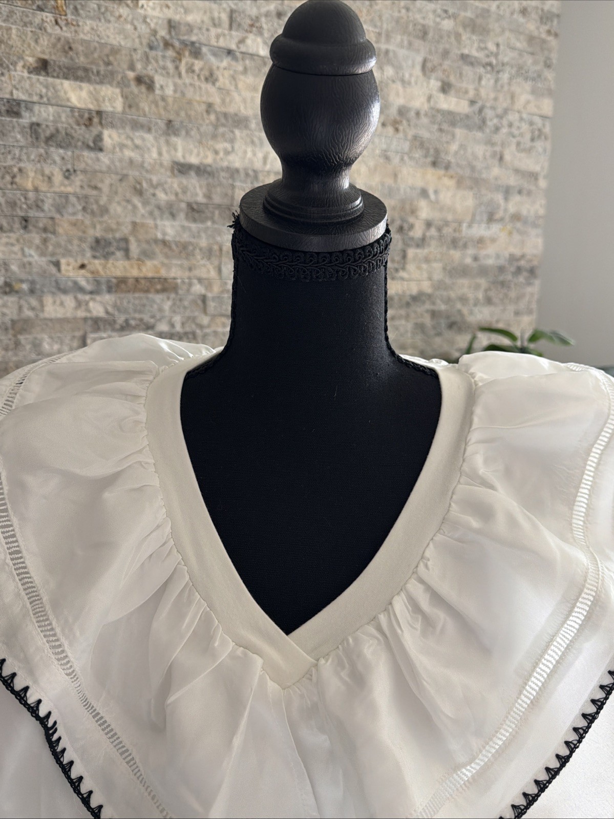 NWT Gracia Women’s White Ruffled Satin Trim Top Size S Elegant Statement Blouse