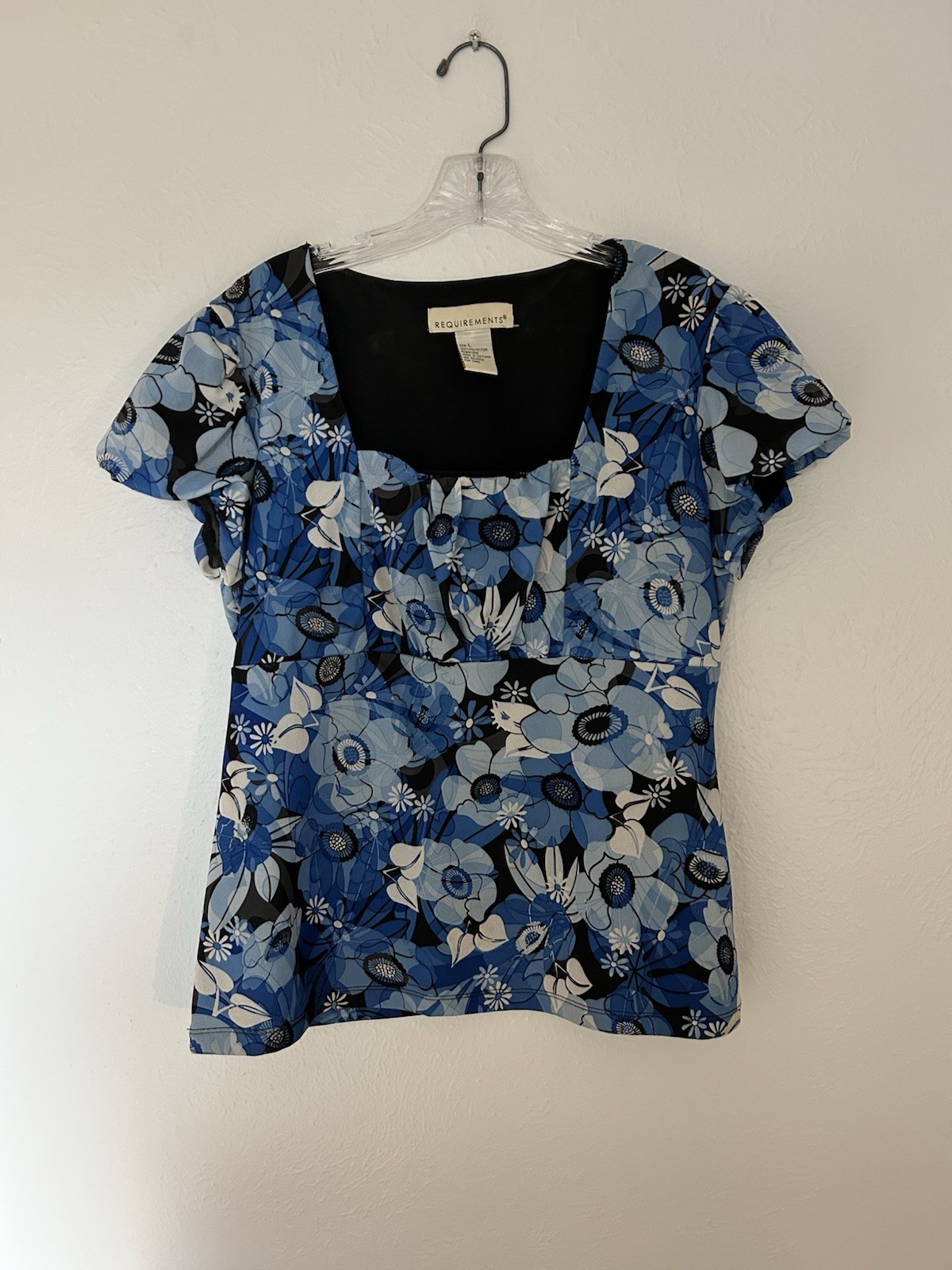 Requirements Blue Floral Lightweight Polyester Cap Sleeve Blouse Women’s Sz L