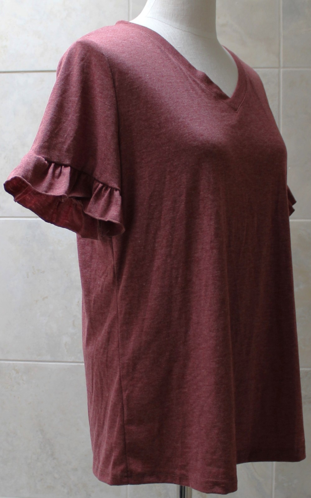 Nwt OFEEFAN sz L (chest 42″) Burgundy Jersey V-neck Short Sleeve Ruffle Cuff Top