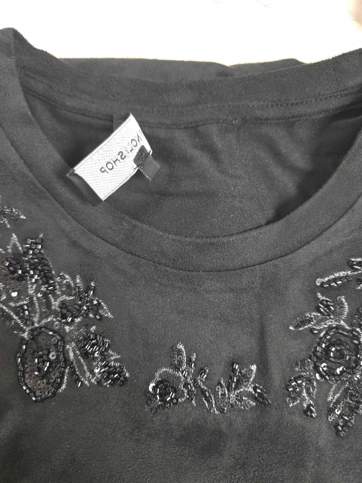 Amaya Floral Sequin T-Shirt – Black THE NOLI SHOP