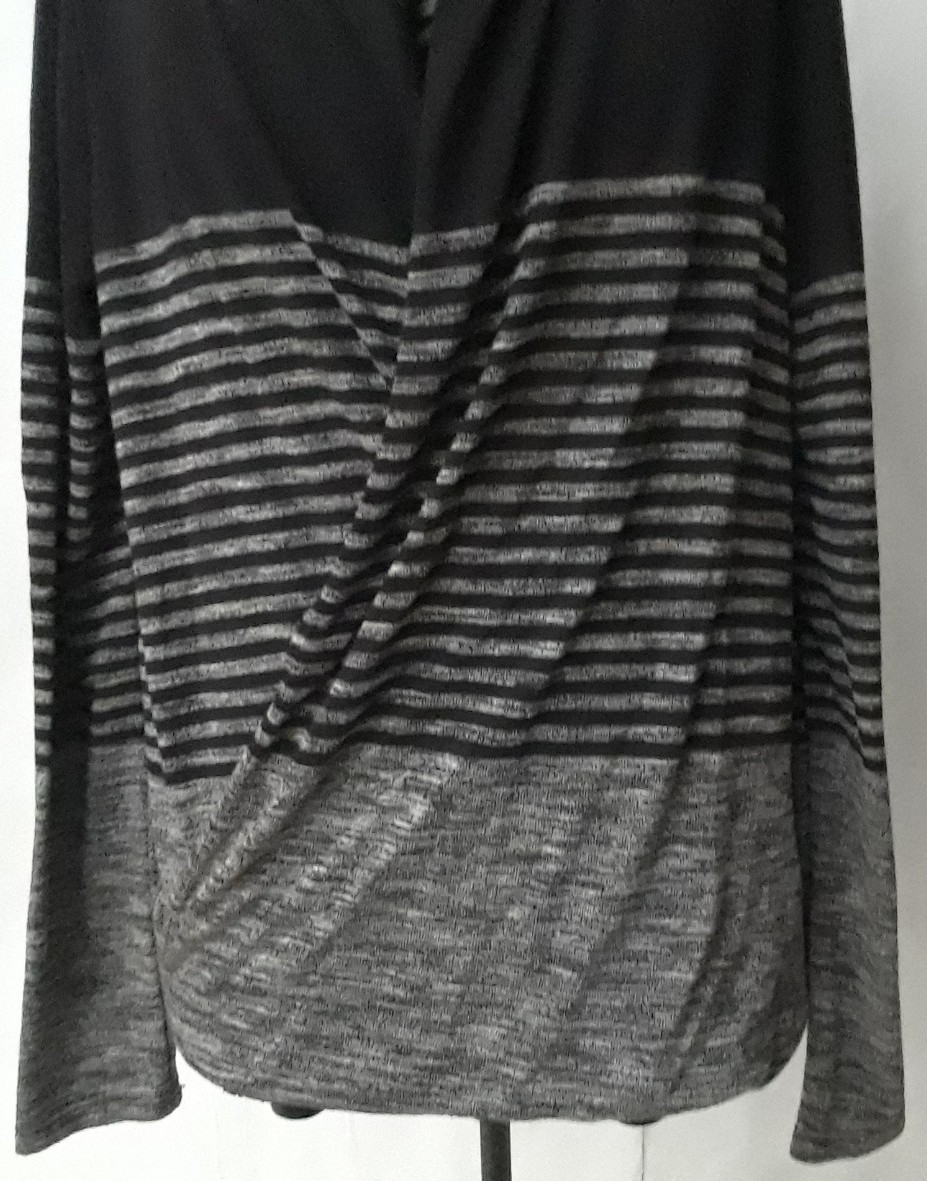 MAX Editio Shirt Women Medium Gray Stripe Long Sleeve 3/4 Open Top Elastic Waist