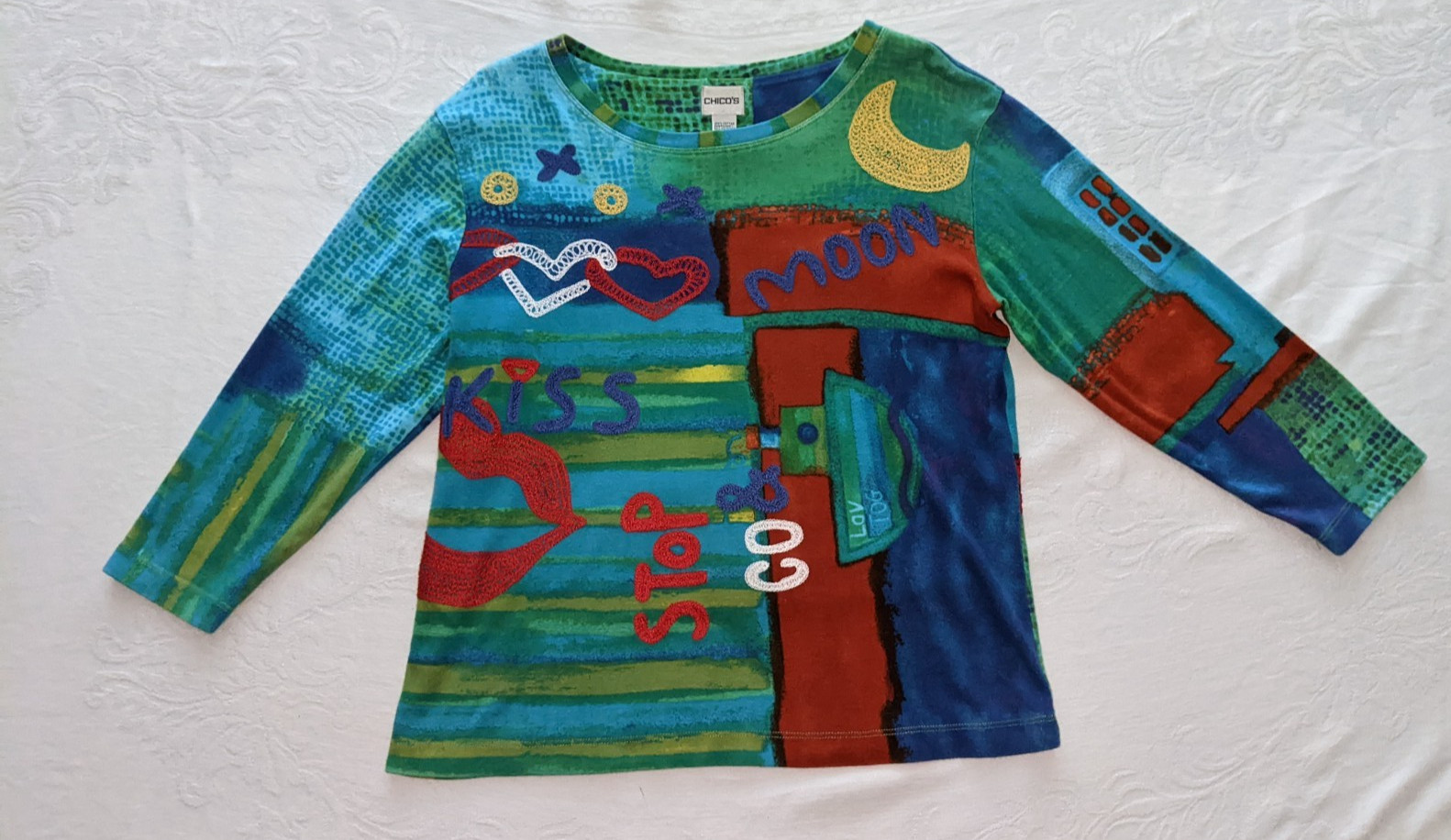 Chico Pullover Top Size 2 Large Abstract Word Art Top Colorful Love Theme RARE