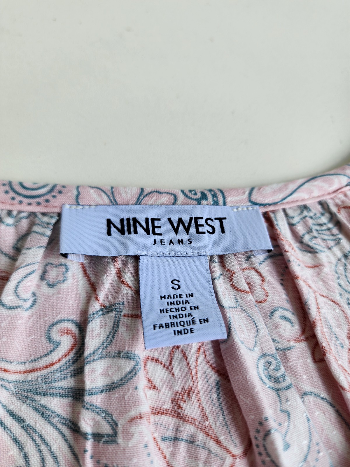 Nine West Women’s Blouse Pink Paisley Print Relaxed Fit Split Neck Viscose Sz S