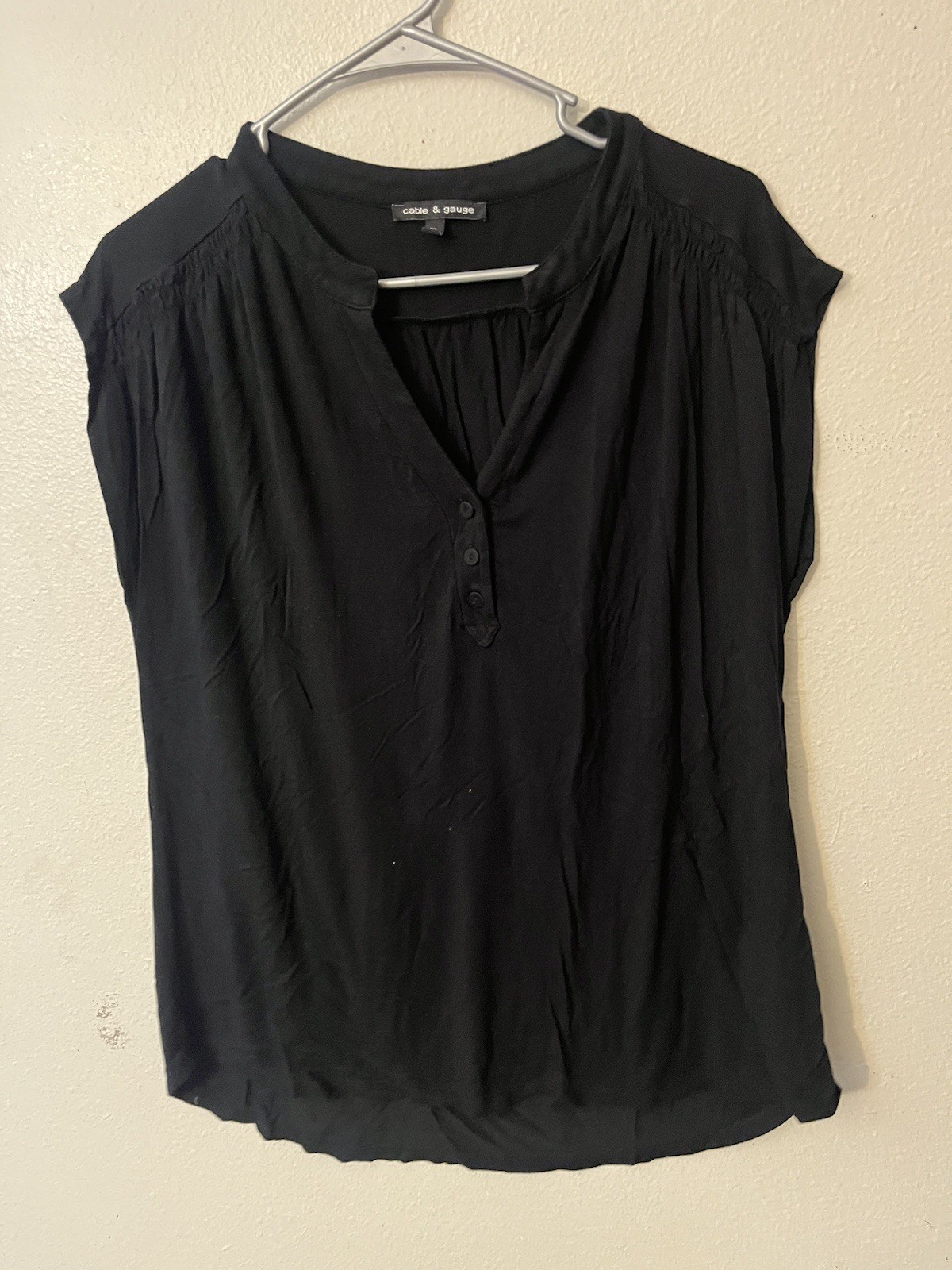 Cable & Gauge Cap Sleeve Henley V-Neck Tee Black Top Sz XL