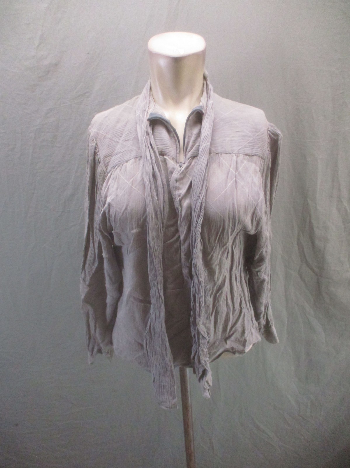 Silk Studio Size 10 Womens Gray 100% Silk Scarf Lightweight Textured Blouse 819