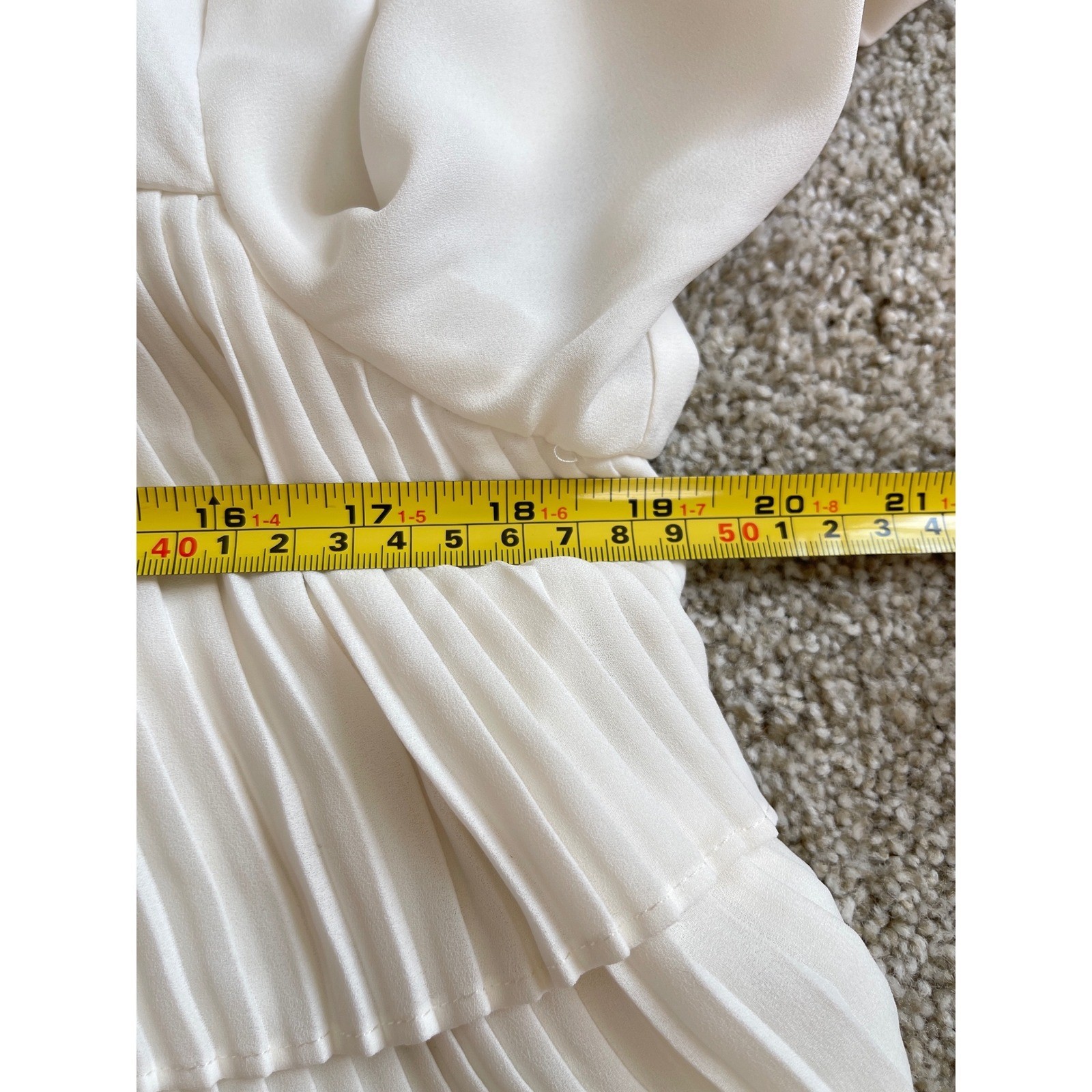 J. Jill Ivory Tiered Pleated Blouse Long Sleeve S Small Romantic Office Preppy