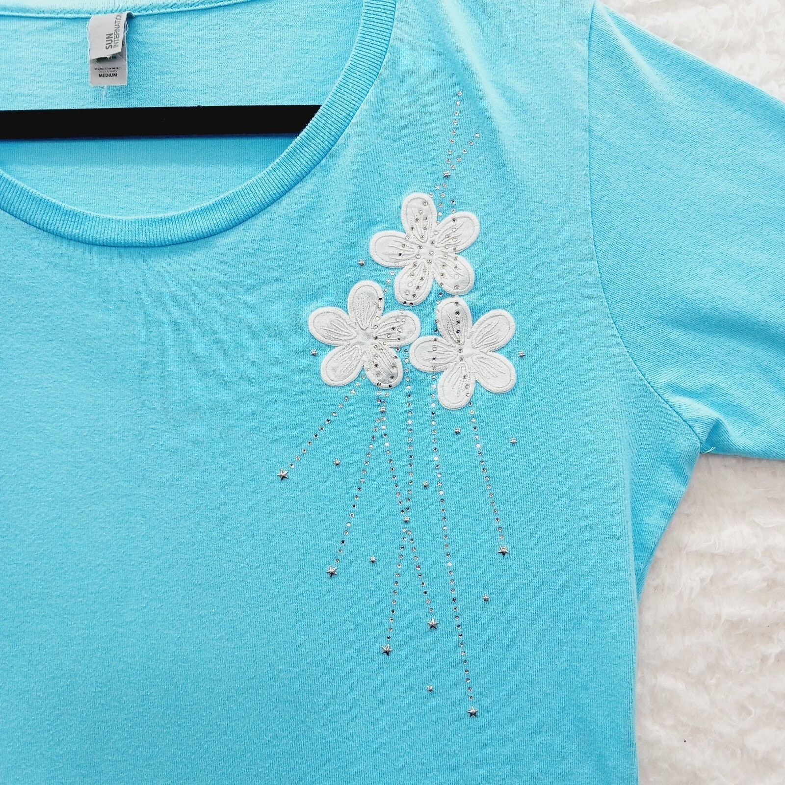 T-Shirt Blue Maui Hawaii Silver Stud Rhinestone Applique Plumeria Travel Size M