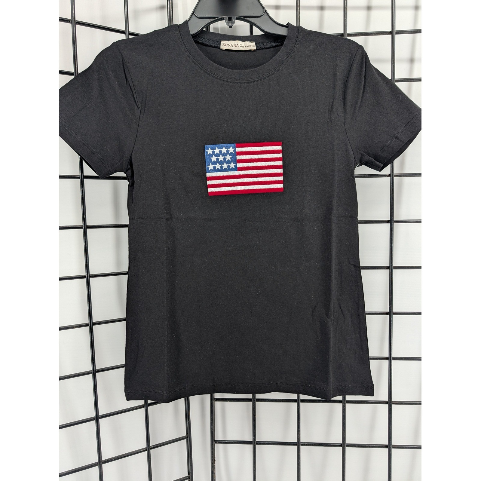 Zenana 3517 T-Shirt Women Large Black NWOT Embroidered American Flag Socks Set