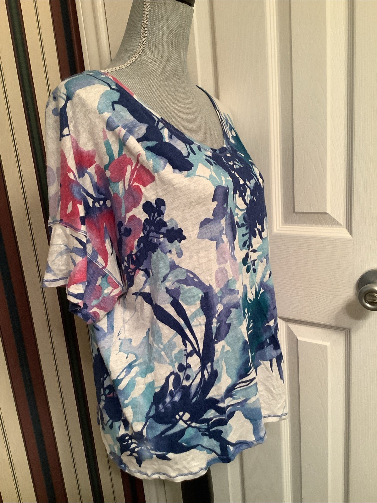 Chico’s 3 ~ 3XL T-Blue White Floral Short sleeve V-Neck Neck Linen Tee Shirt