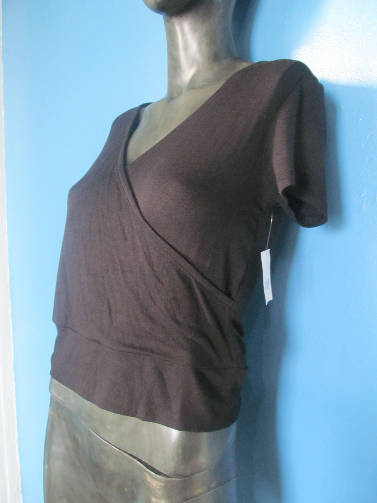 Women’s GAP Short Sleeve Crop Wrap Top Shirt Black Petite M