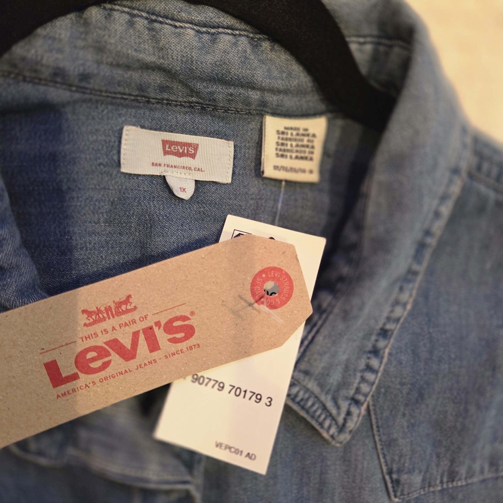 Levi’s Women’s 1X Ultimate Western Denim Shirt Plus Size 14-16 NWT Snap Blue