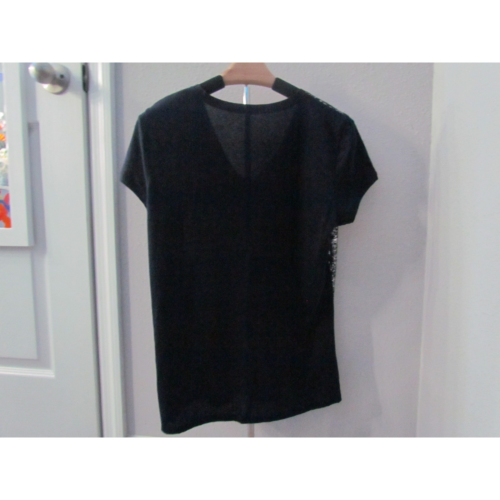 Tahari Metallic Foil V-Neck Top Large Black Silver Short Sleeve Glam Tee