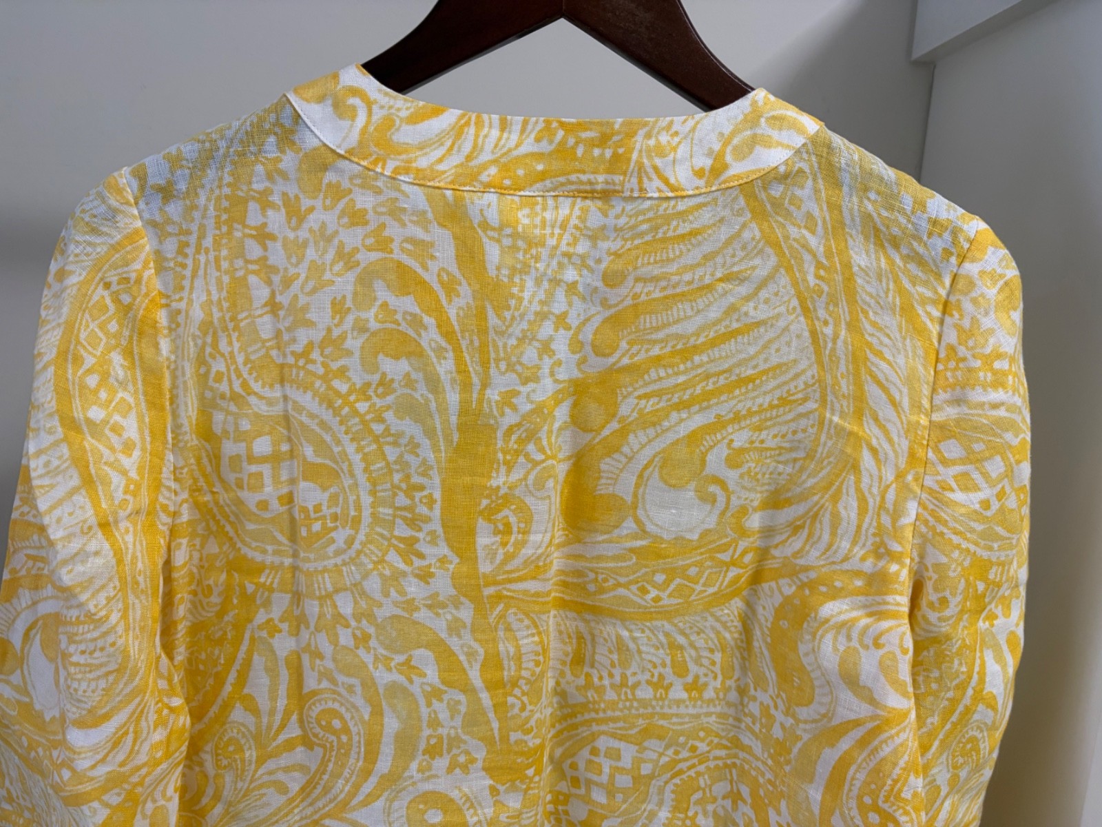 NWT Chico’s Size 0 (US 4) Women’s 100% Linen Paisley Boho Sequin Yellow Top $109
