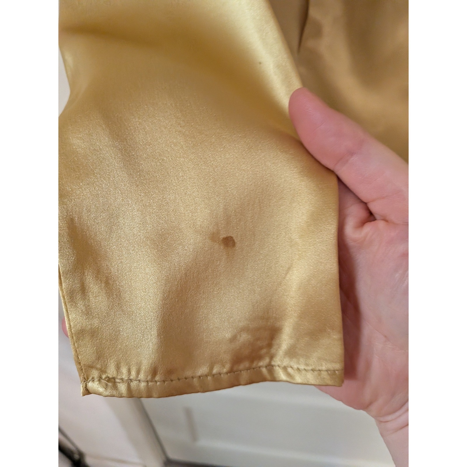 St John Womens Gold 100% Silk Satin Button Down Blouse Notched Lapel Size 8