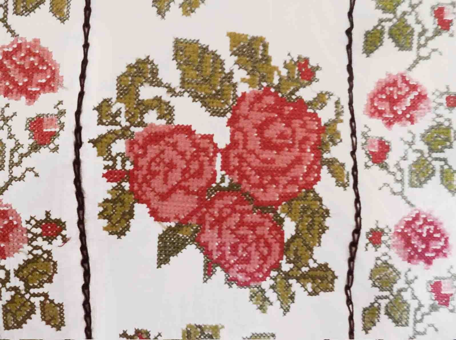 Romanian Embroidered Folk Peasant Ethnic Boho Blouse 54″ around L=27″ + 2 apron