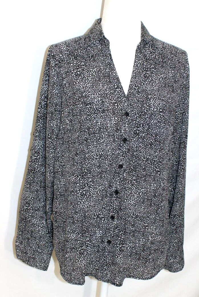 XOXO Button Front Blouse Size Large Black and White Long Sleeve Roll Tab Light
