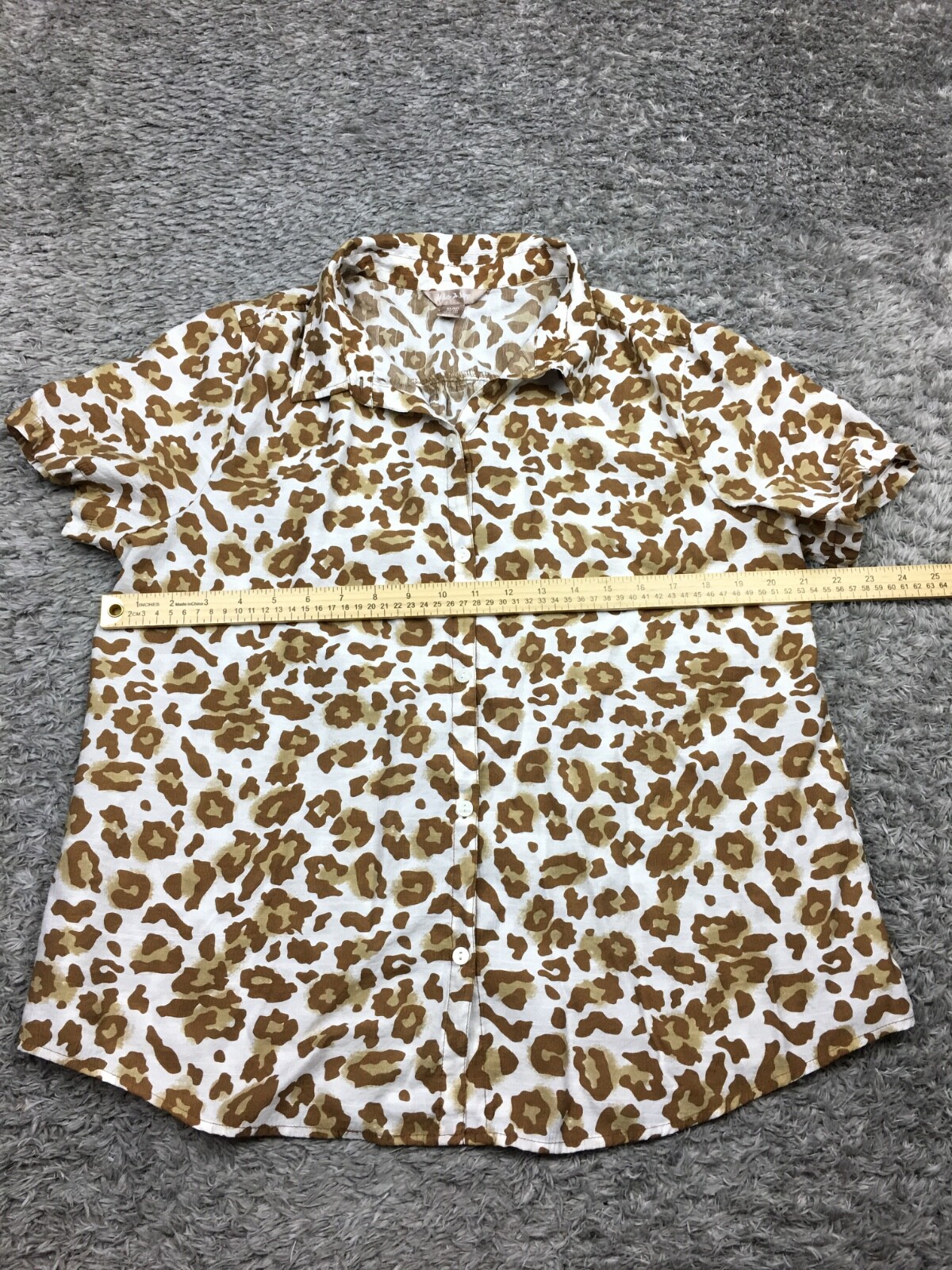 White Stag Button Up Shirt Womens Size XL White Brown Cheetah Print