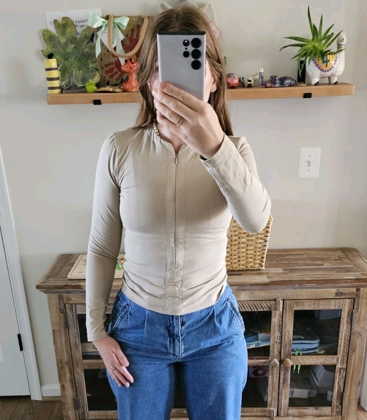 French Connection Zip-Front Long Sleeve Top – Size Small Cream Tan Fitted
