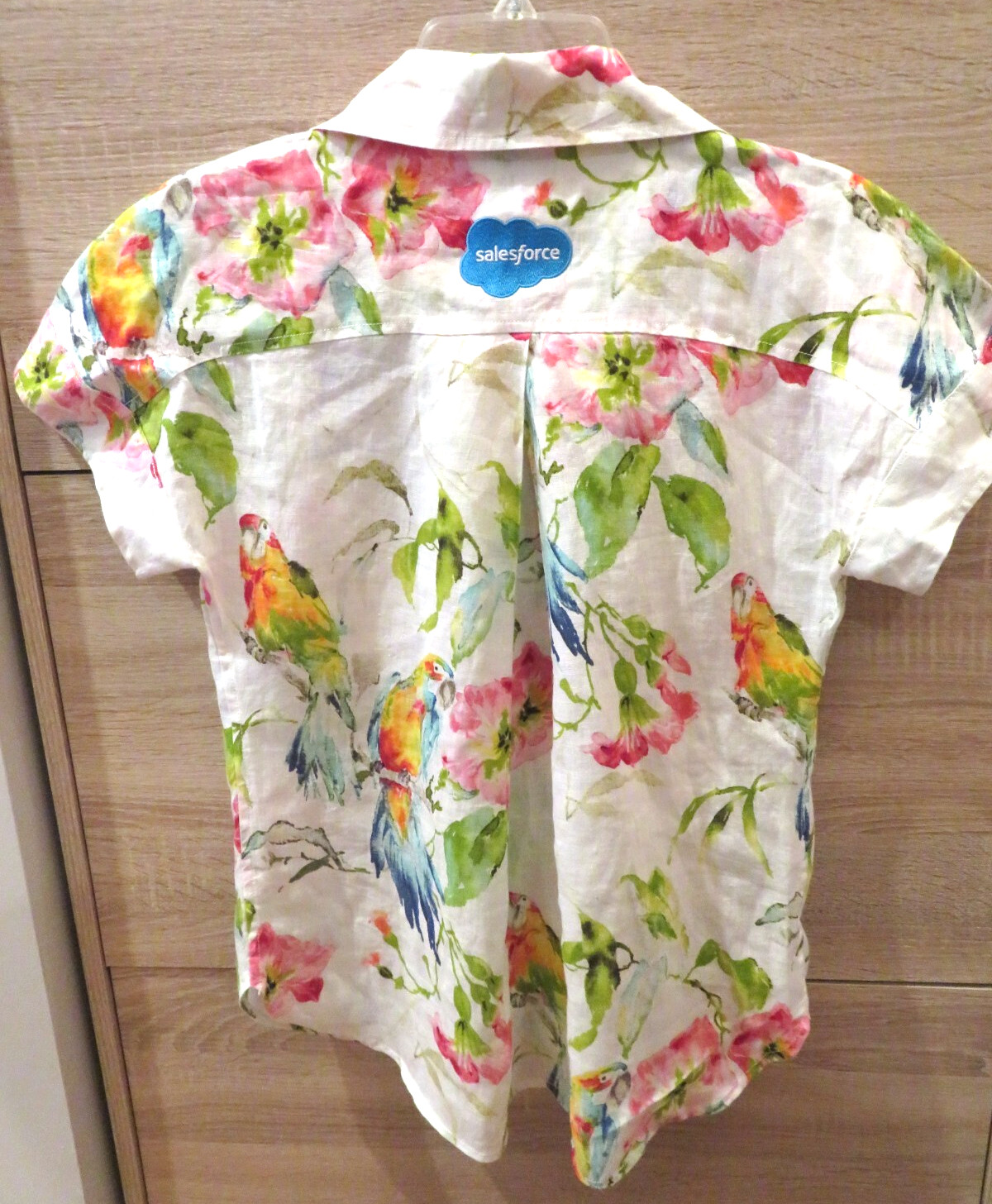 Tommy Bahama x Salesforce Data Shirt Womens XS Hawaiian Parrot Tropical Linen