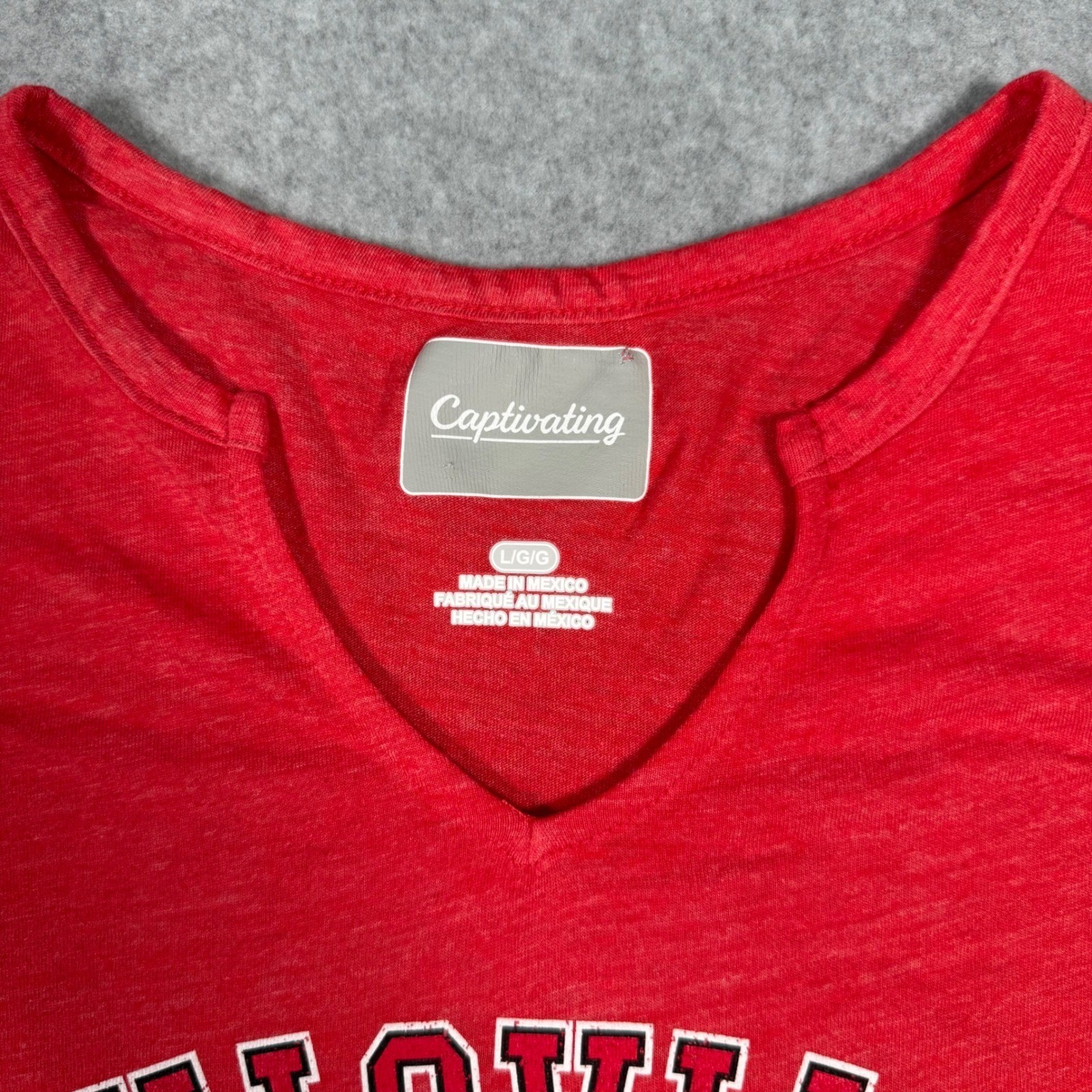 Louisville Cardinals Womens Red V-Neck T-Shirt NWT Large NCAA Fan College Fan