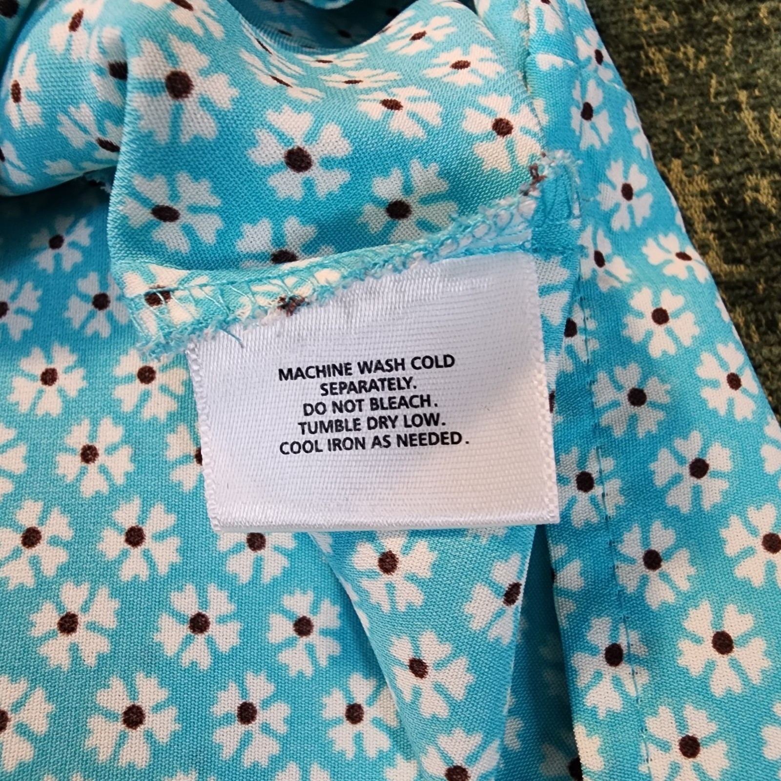 COVINGTON Size Small Turquoise Blue Ditsy Floral Pleated Shawl Collar Blouse EUC
