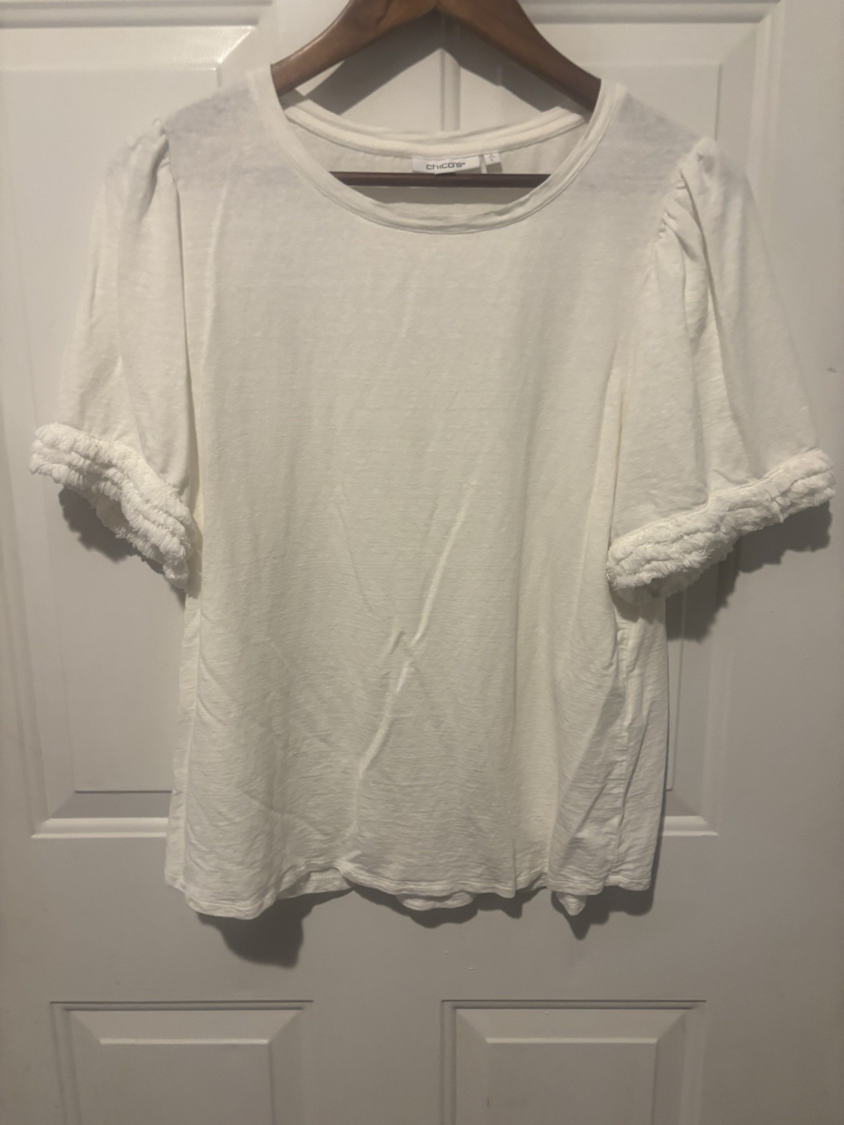 Chico’s Top Women’s White T-Shirt 2 (12/14) Ruffle Fringe Short Sleeve Large