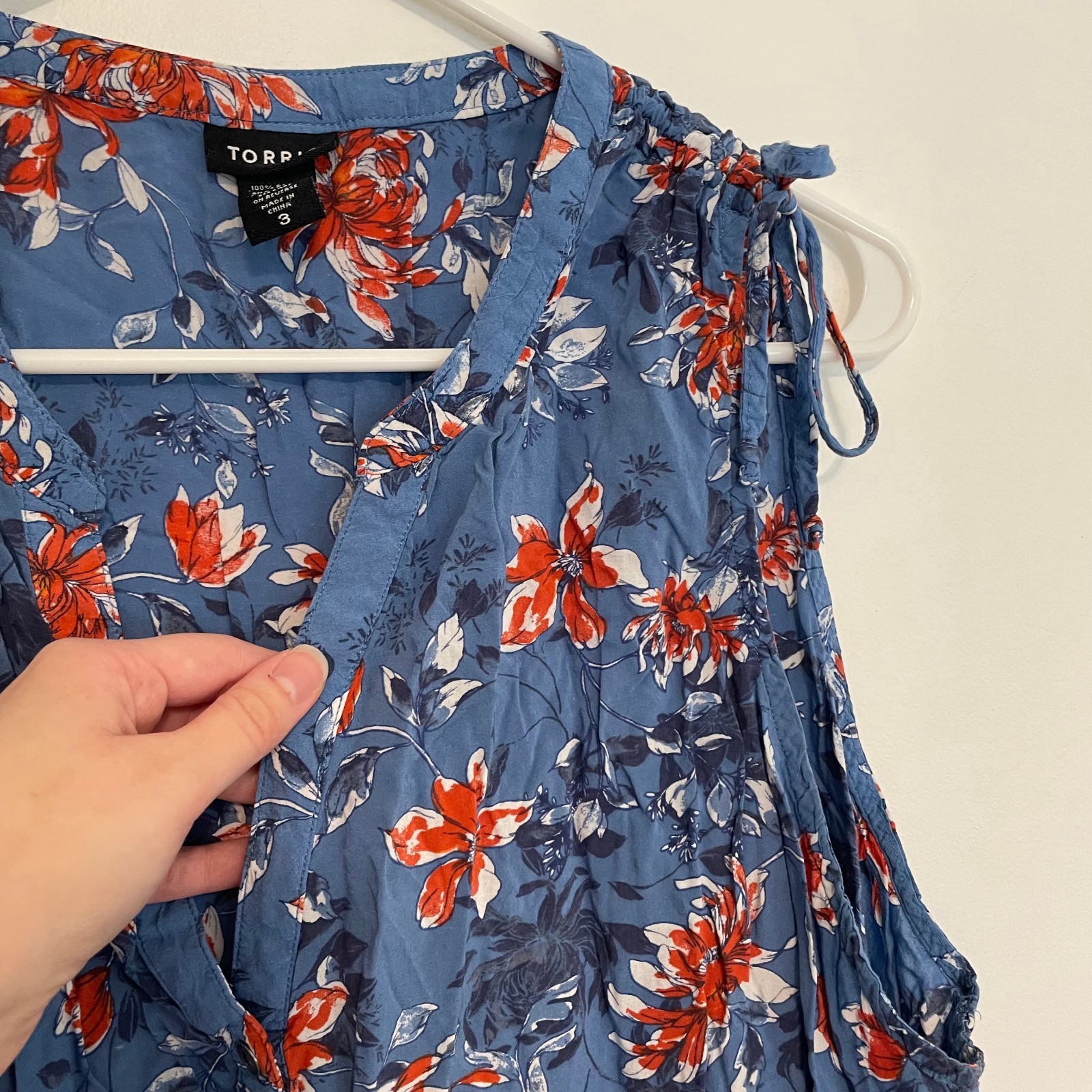 TORRID 3 Plus Size Blue Floral Self Tie Challis Tank Red White Sleeveless Top 3X